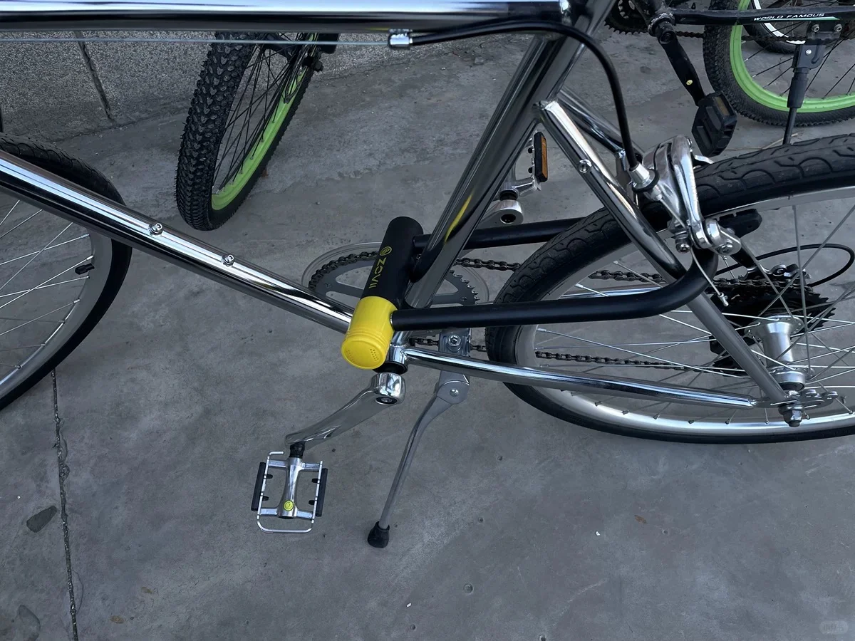 贵的自行车一定要买锁，要买好锁才不会被！