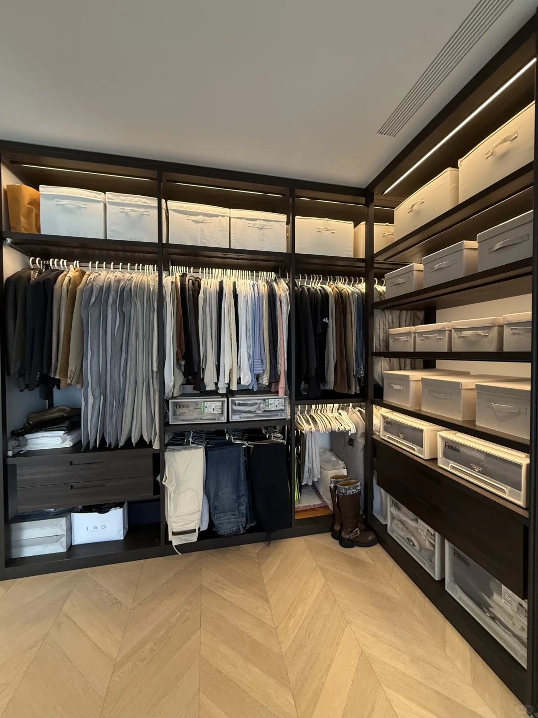 衣帽间这样设计 收纳直接翻倍！