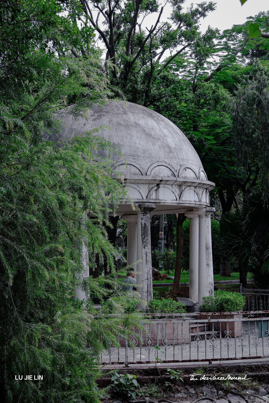 隐于城中村内的艺术|潘鹤雕塑艺术园?