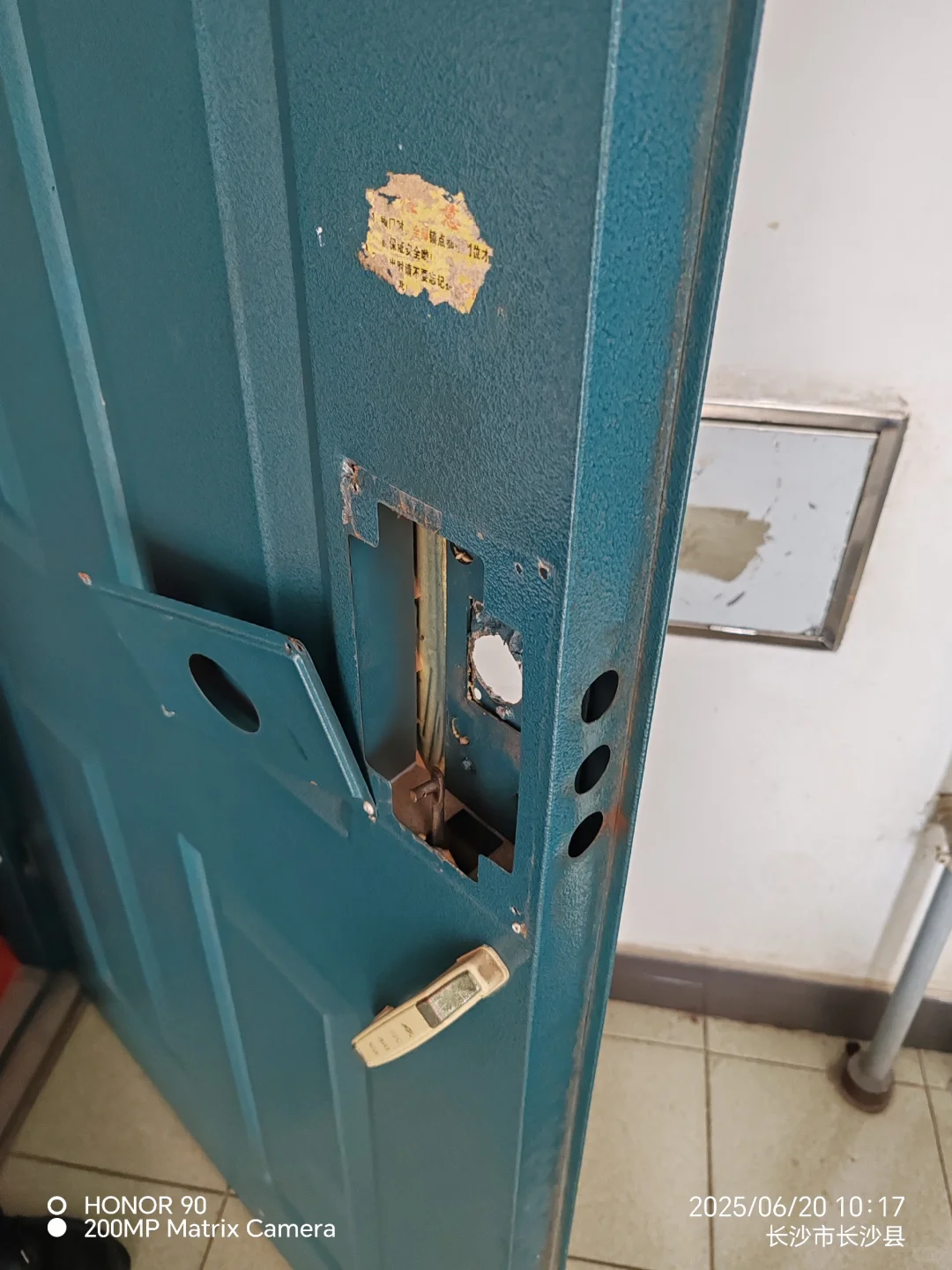 老式门自动锁不好用，更换智能锁很困难吗