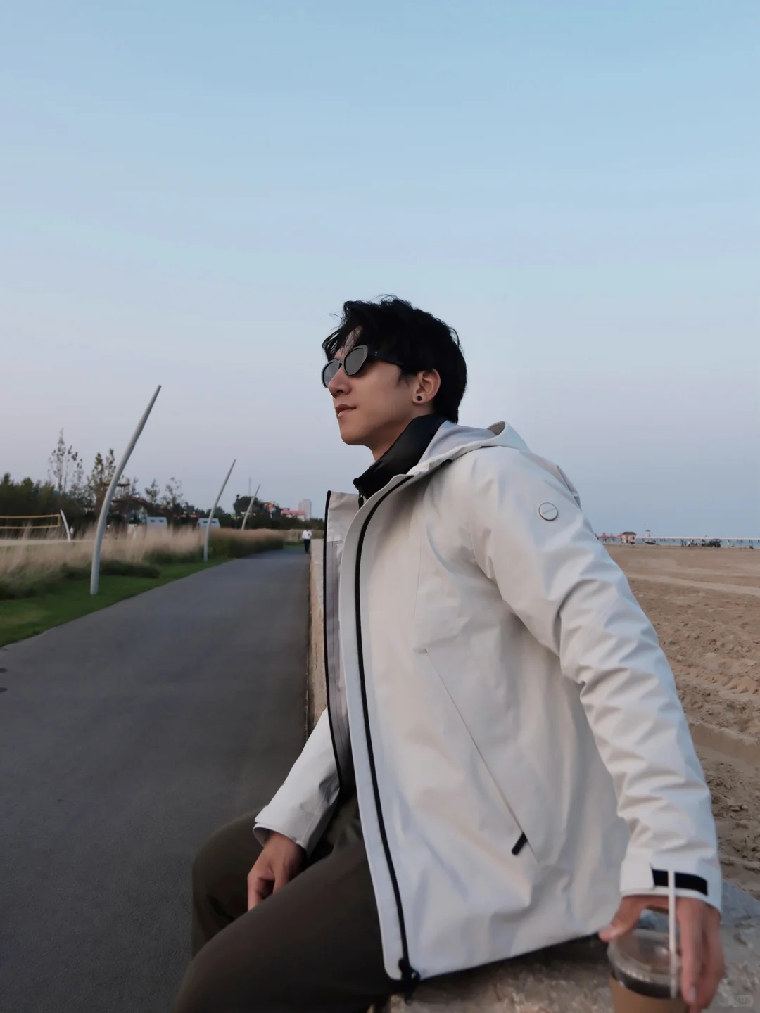 从城市到阿那亚，冲锋衣hold住所有景