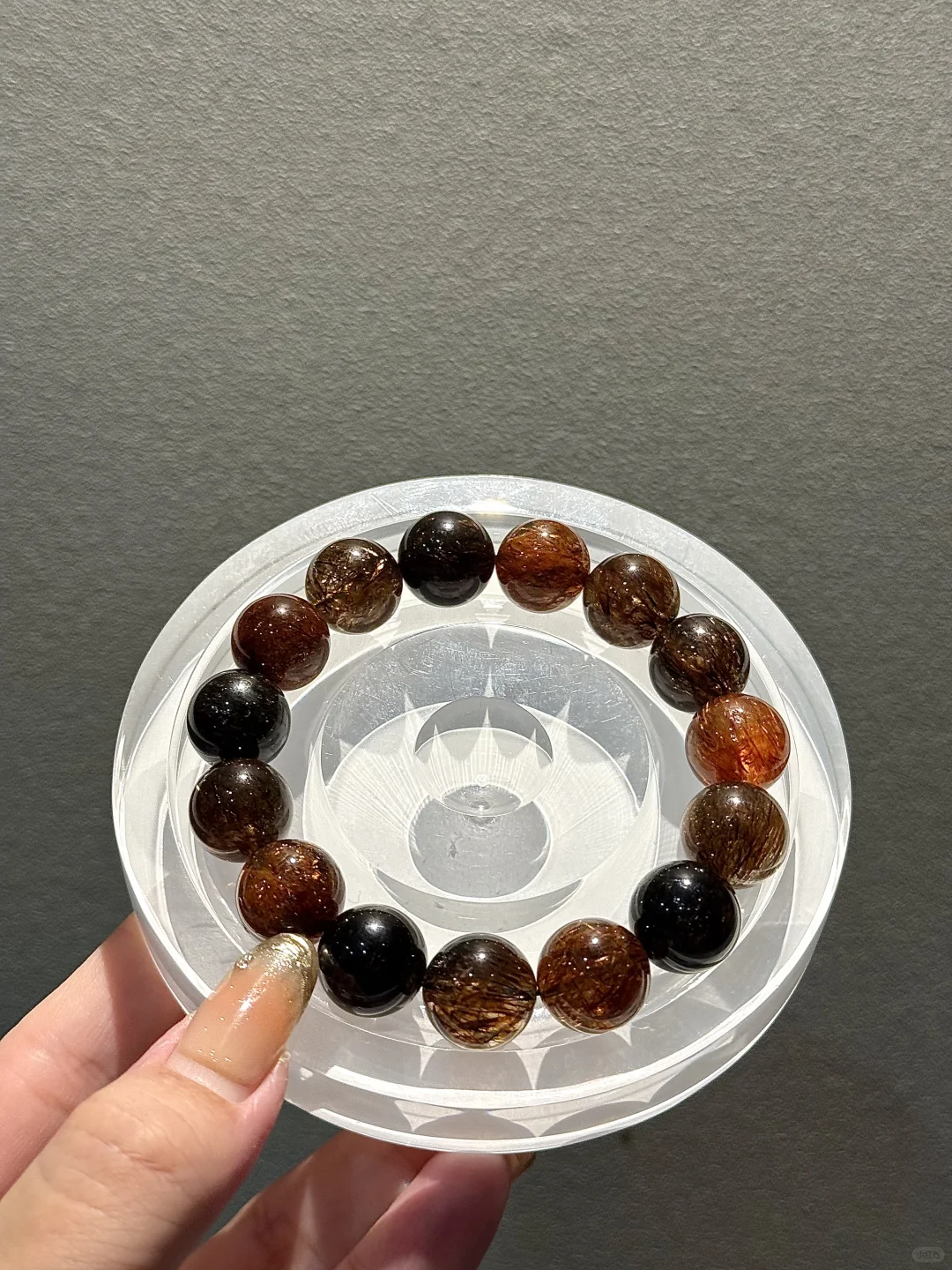 标题越短，事情越大