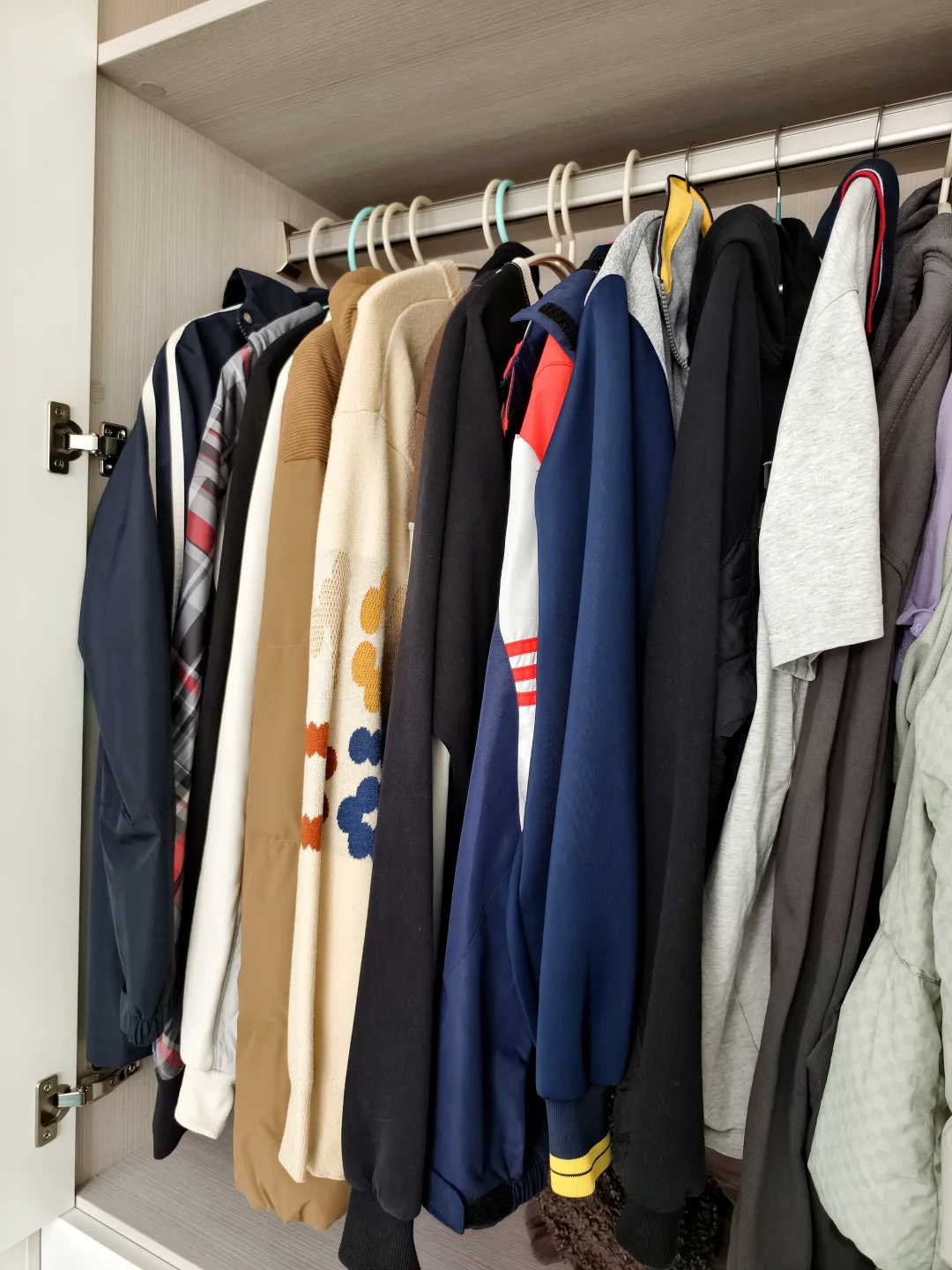 忙碌妈妈的收纳秘诀:能挂的,绝不叠!