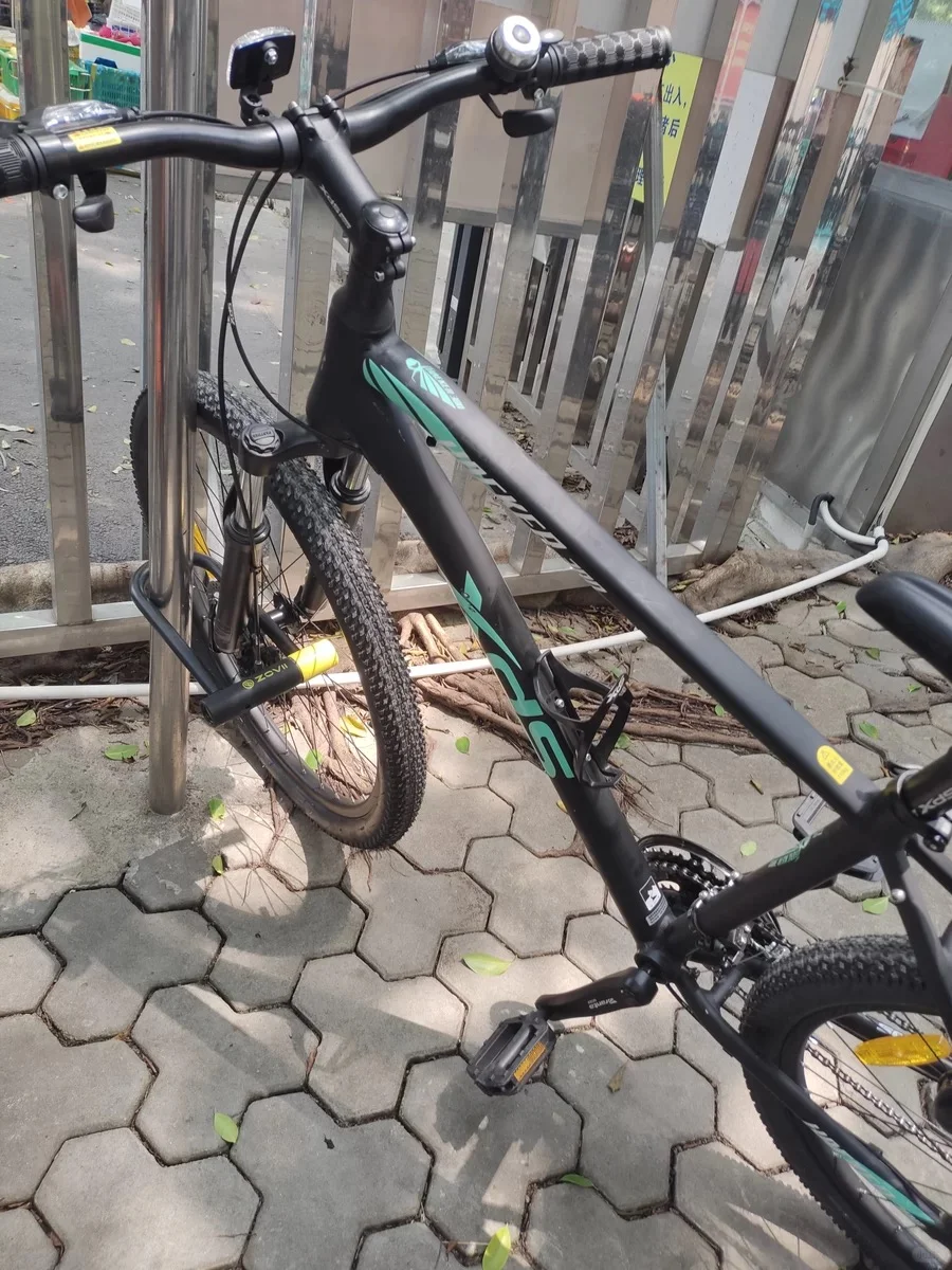 贵的自行车一定要买锁，要买好锁才不会被！