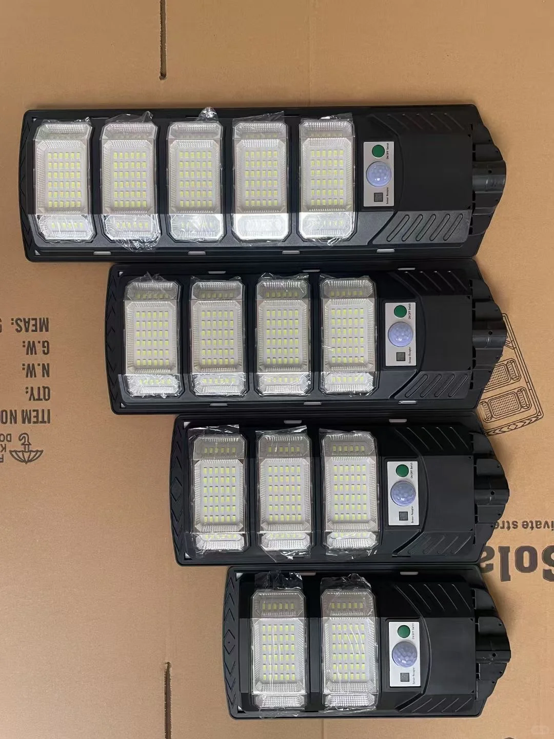 LED太阳能壁灯路灯