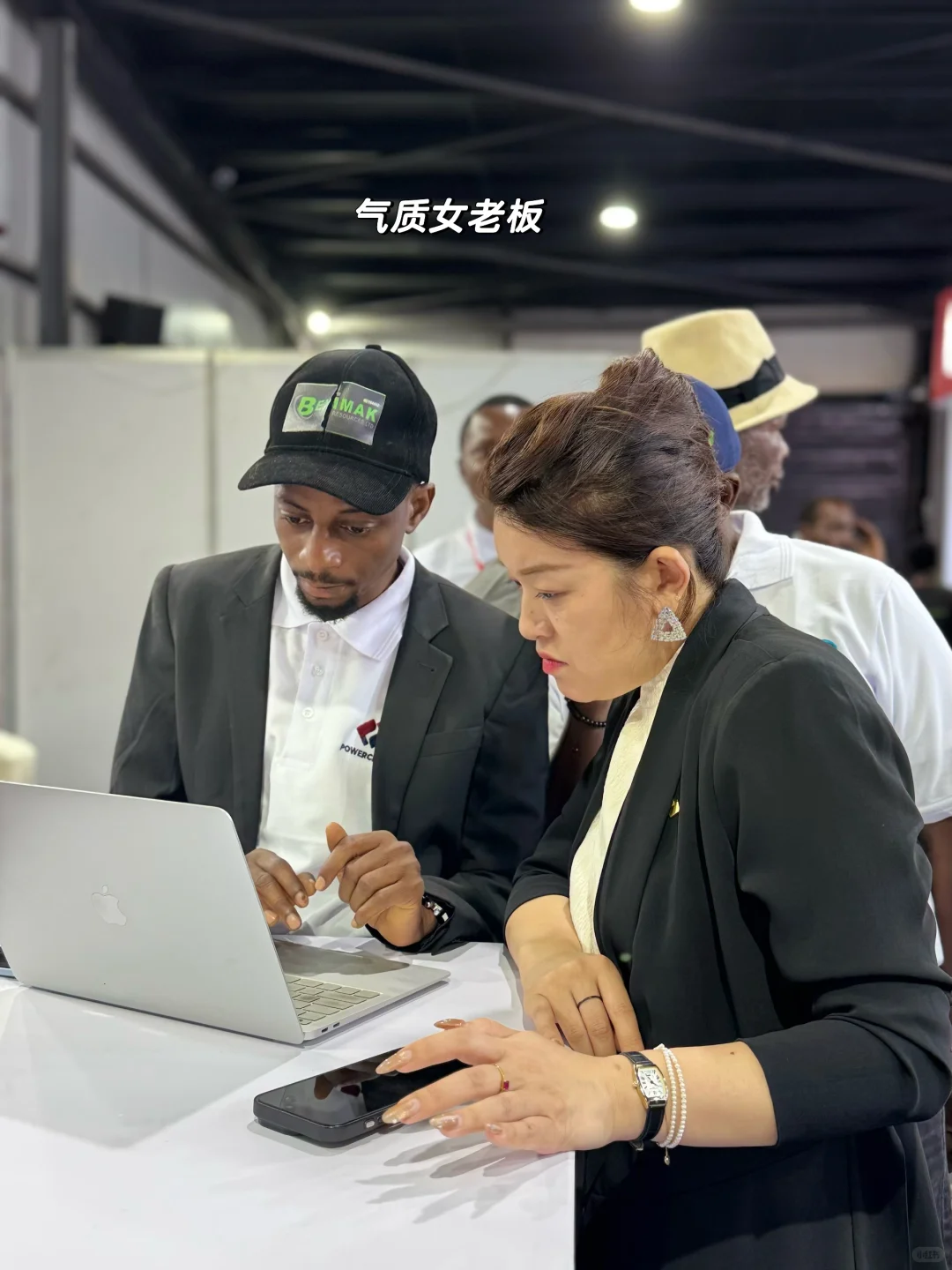 尼日利亚能源展会｜现场好多人啊……