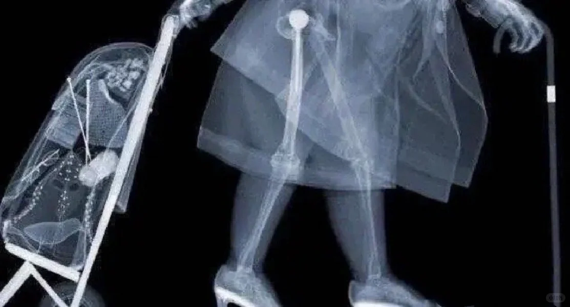 【安检的照片，告诉你：别以为能藏得住！】