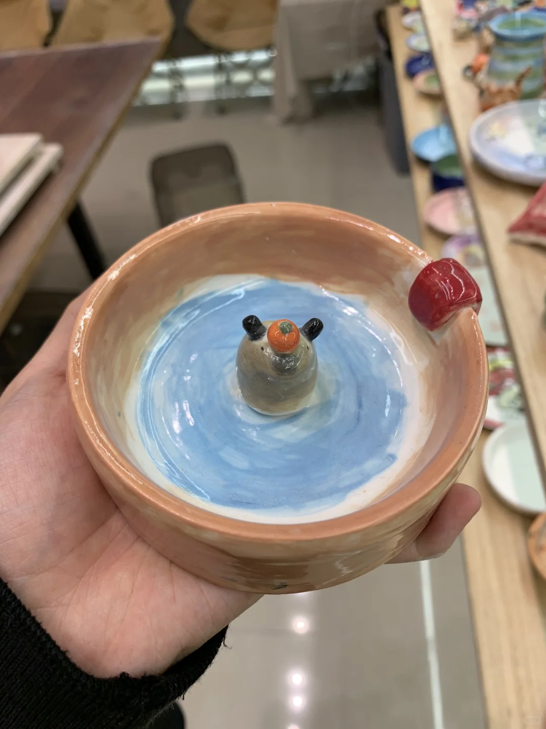 谁的烟灰缸做成陶瓷也这么好看！