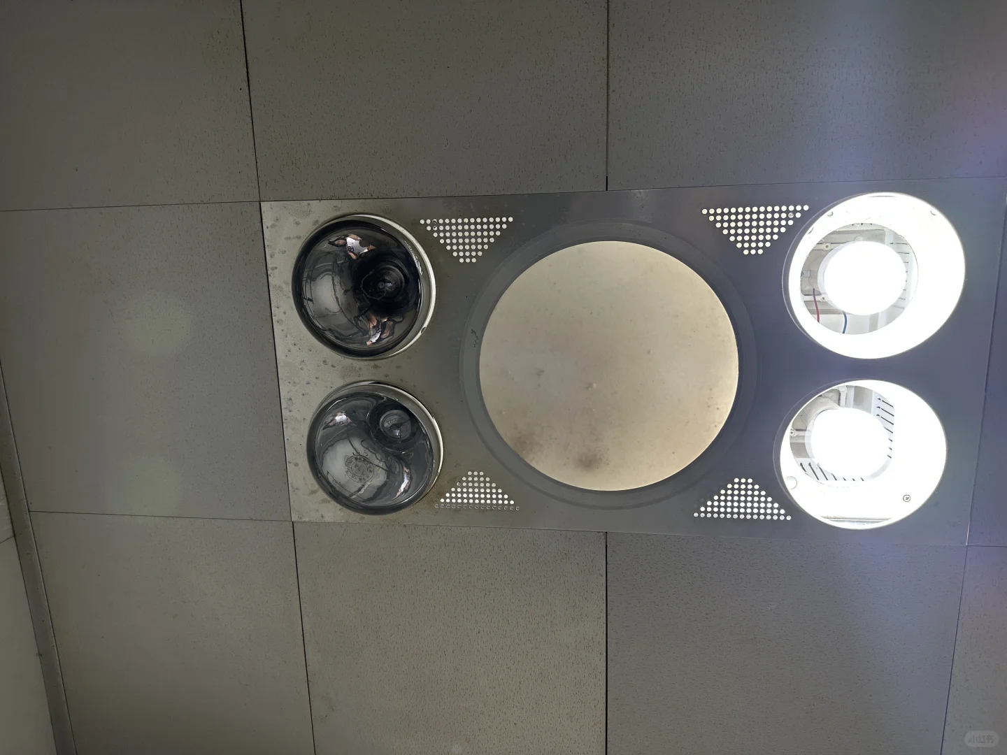 卫生间不换一体灯低成本改善照明灯光!