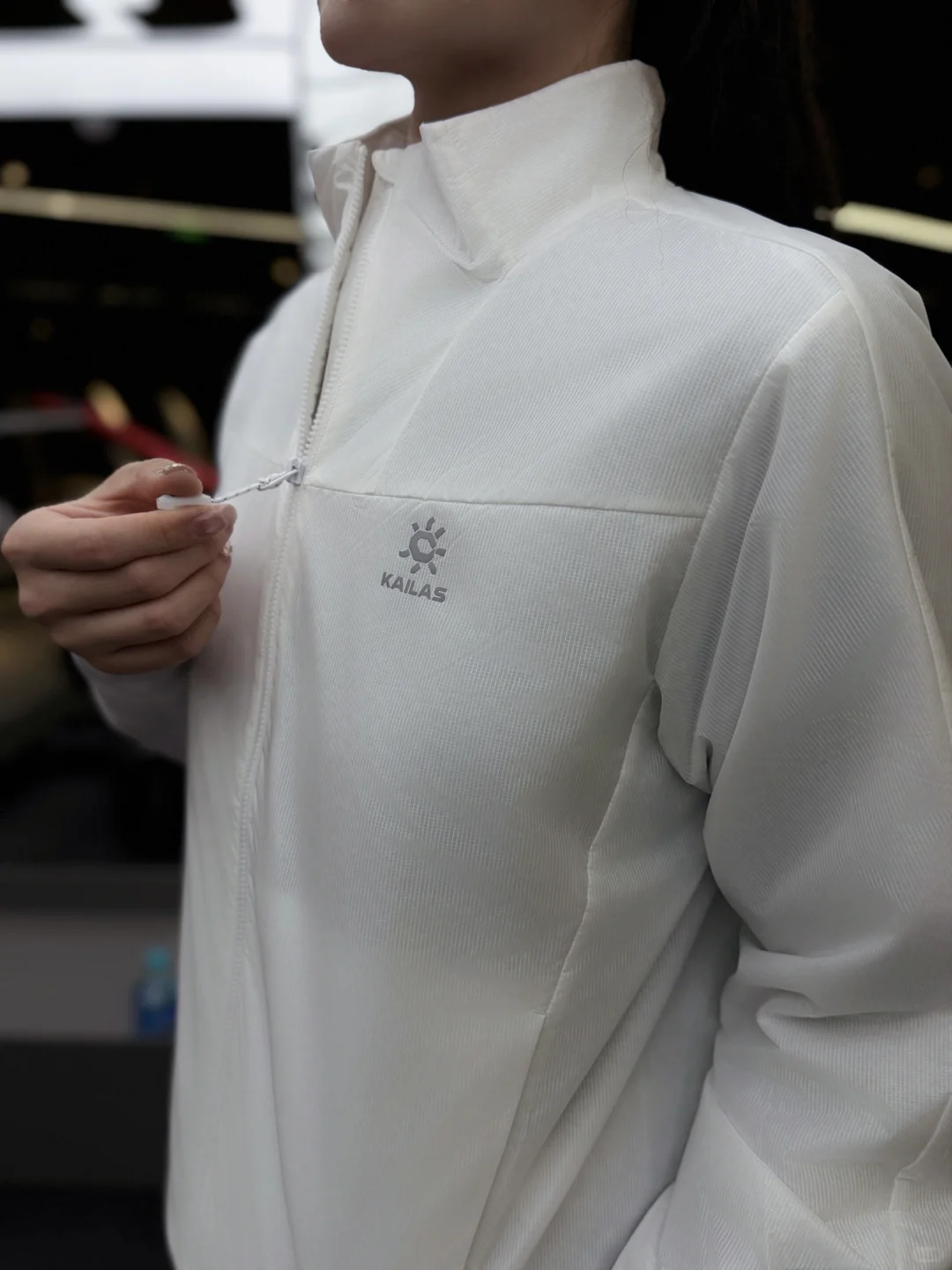 凯乐石女款立领棉服：暖而不赘，型贯城野