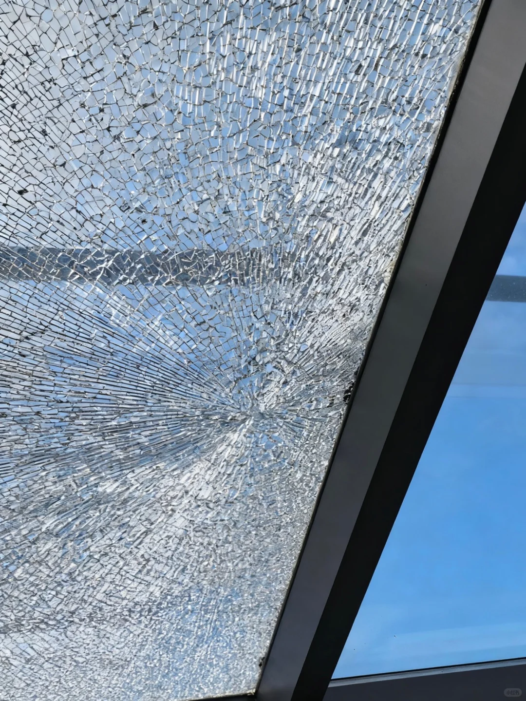 没人告诉我家财险能报玻璃爆裂啊！！