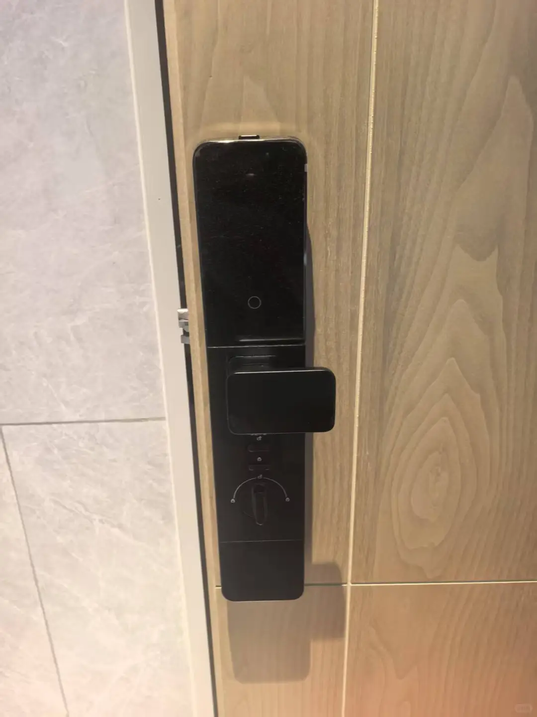 这款带监控的智能锁让小偷无处遁形