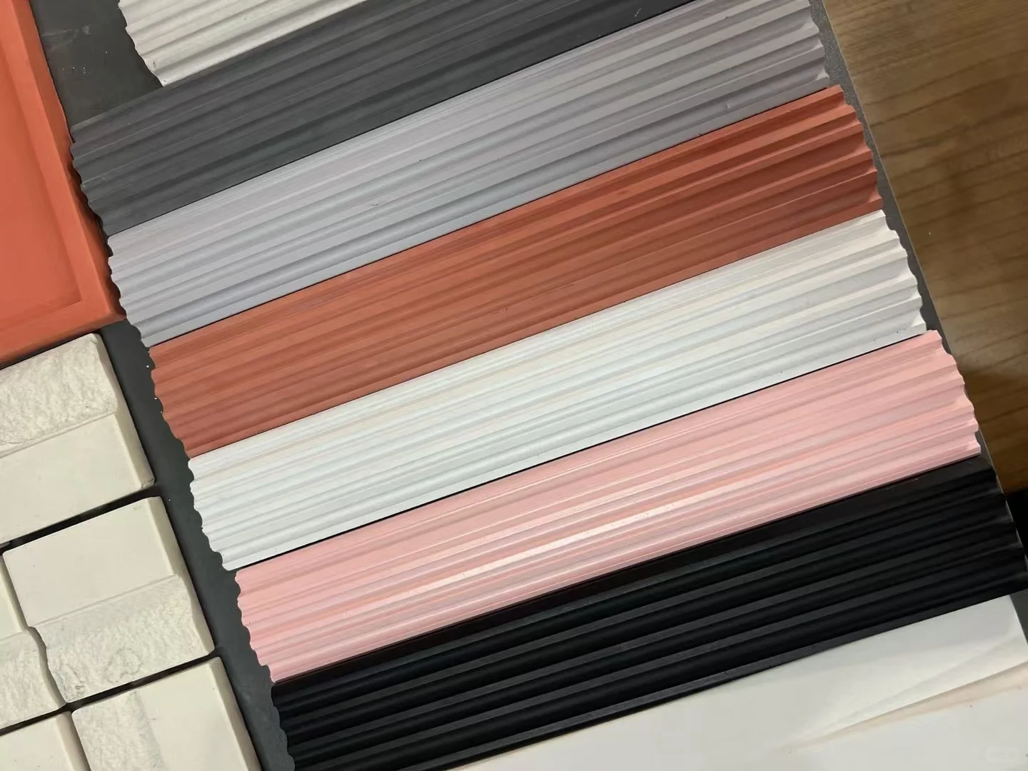 高标水泥韩日拉槽风。长度可以做到0.95米。颜