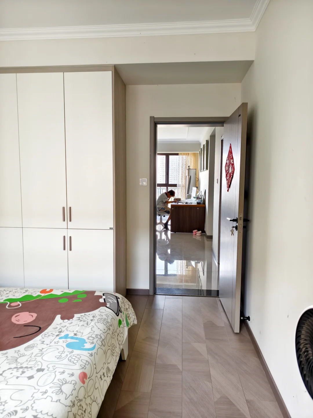 忙碌妈妈的收纳秘诀:能挂的,绝不叠!