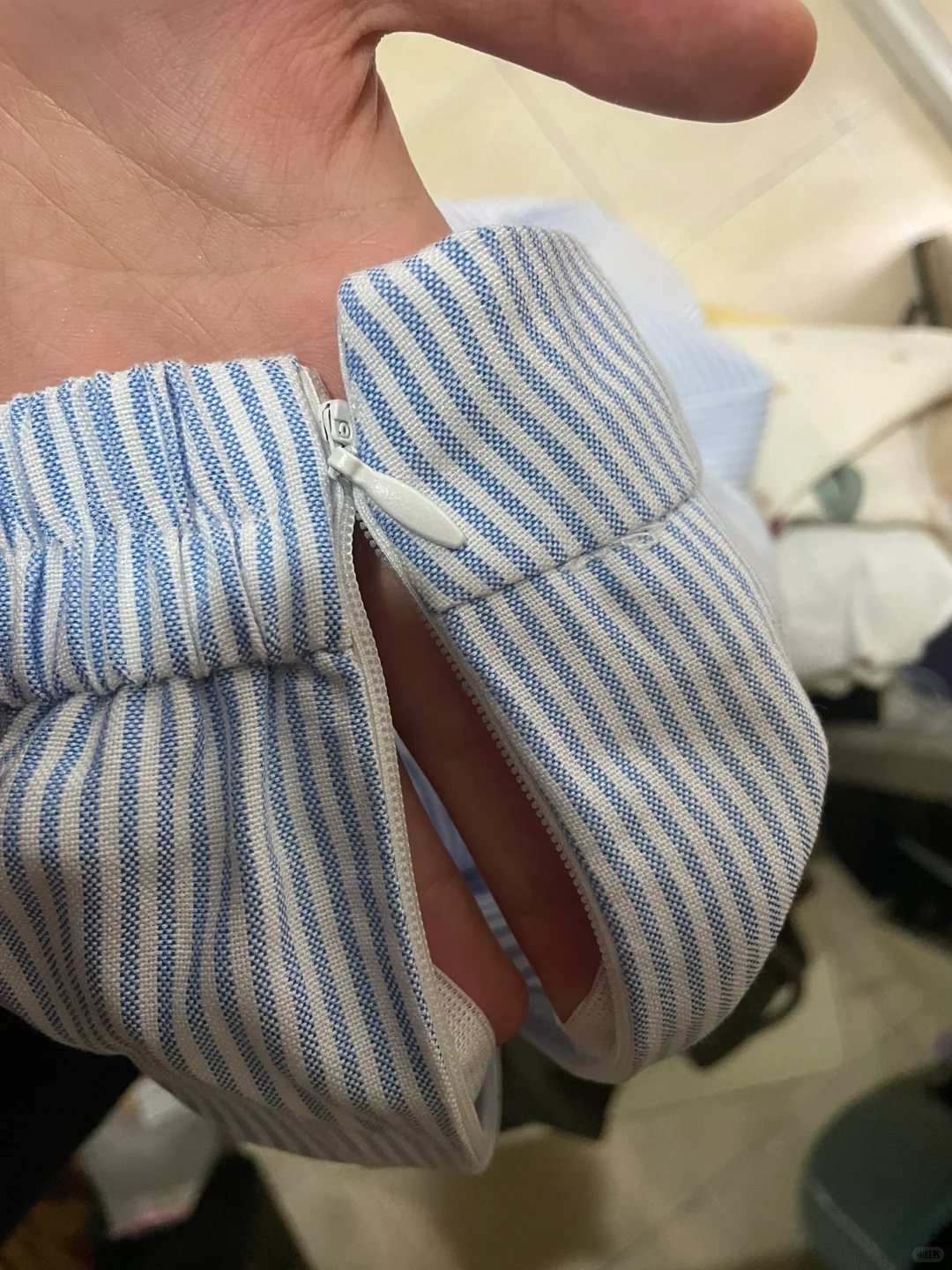 裤子为什么要设计隐形拉链啊