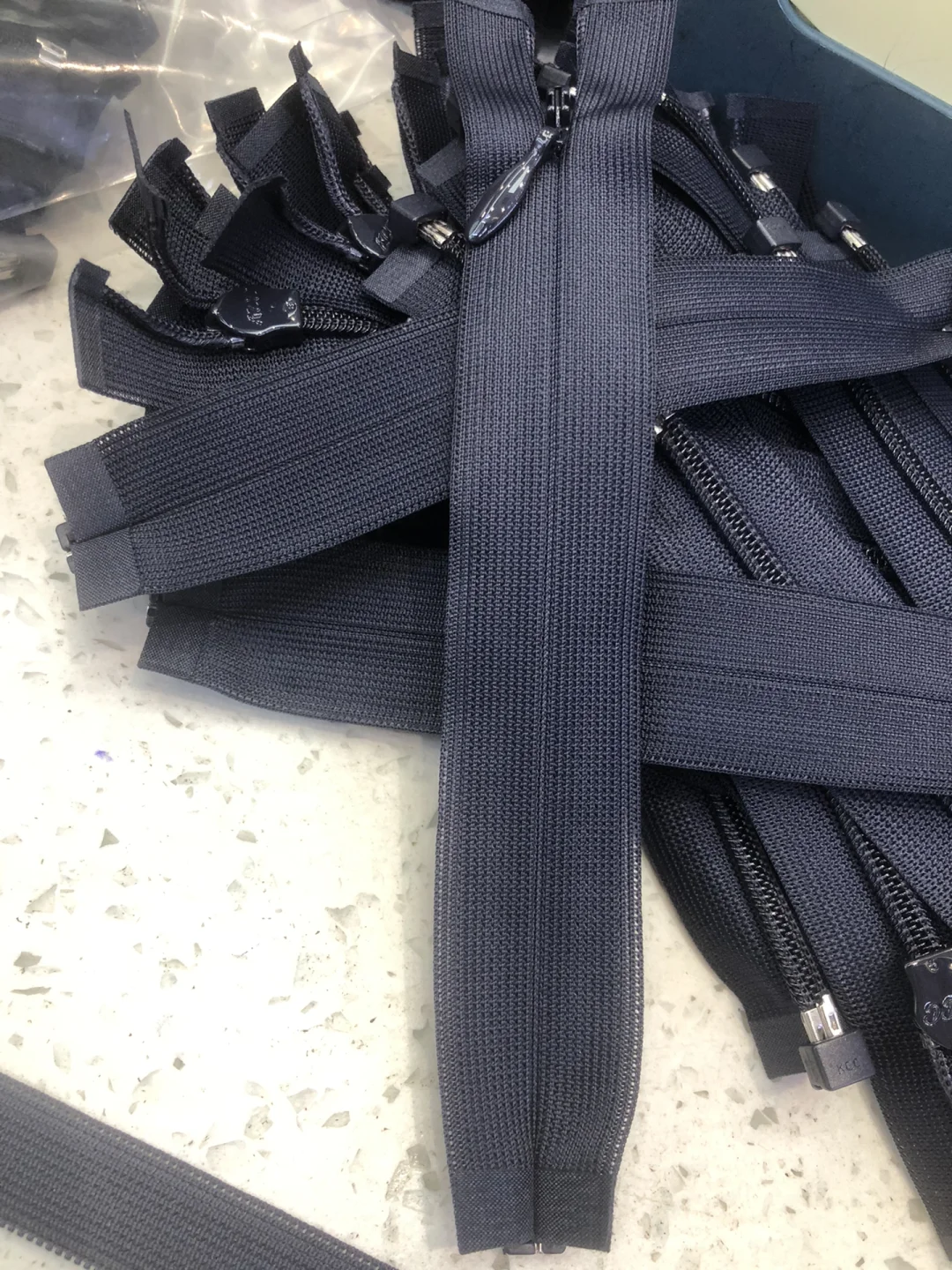 隐形拉链开尾，开尾隐形拉链