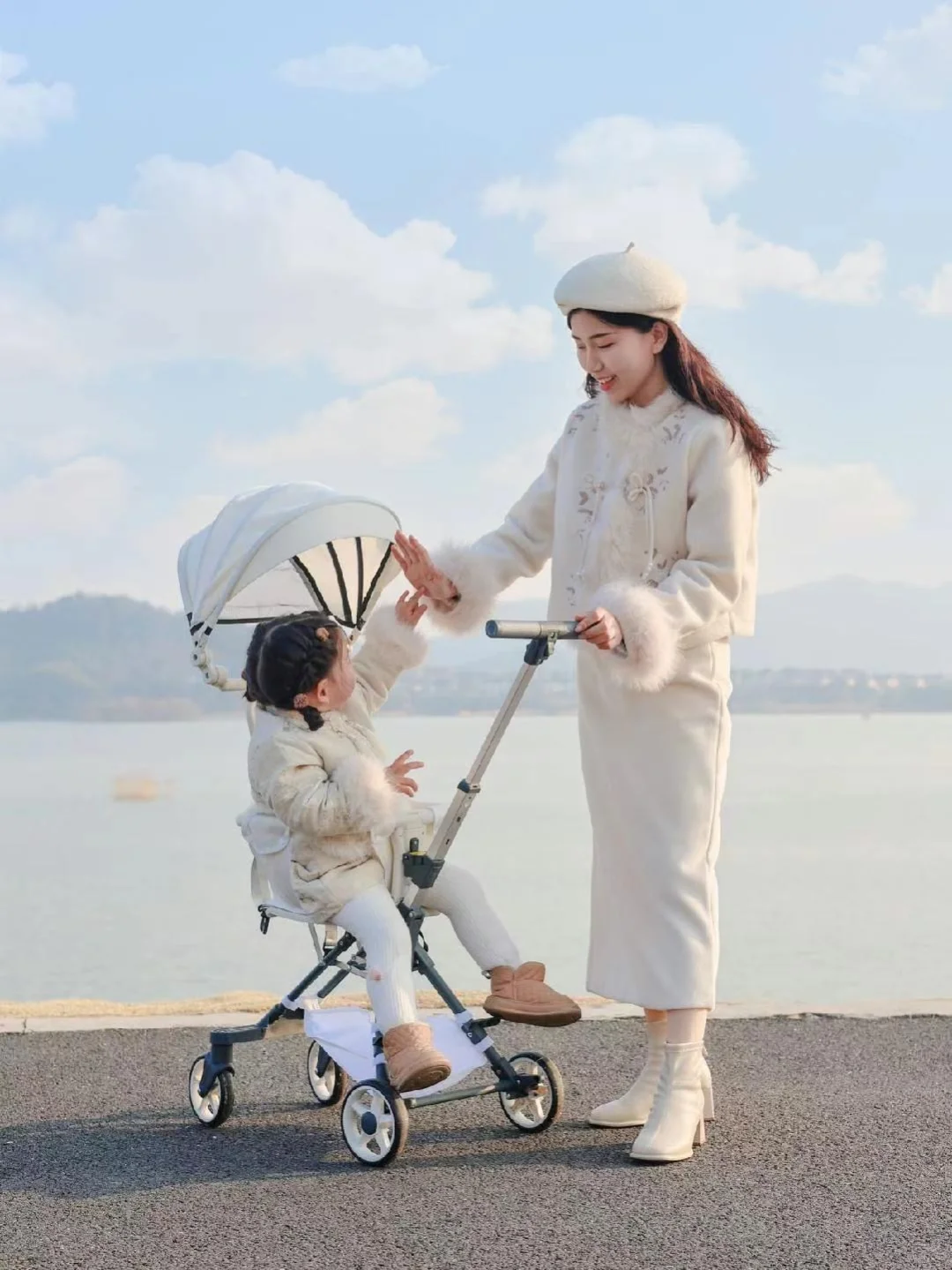 小孩子的玩具车，真的好酷啊！