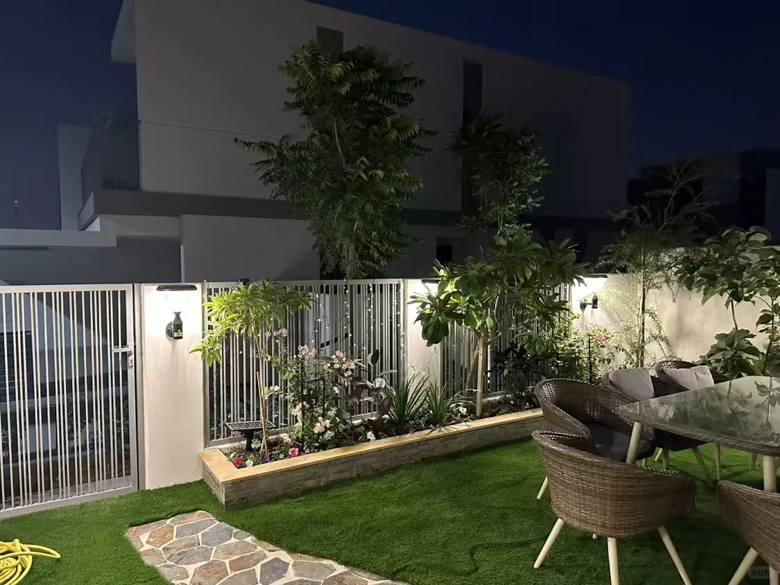 别墅太阳能壁灯，耐用款