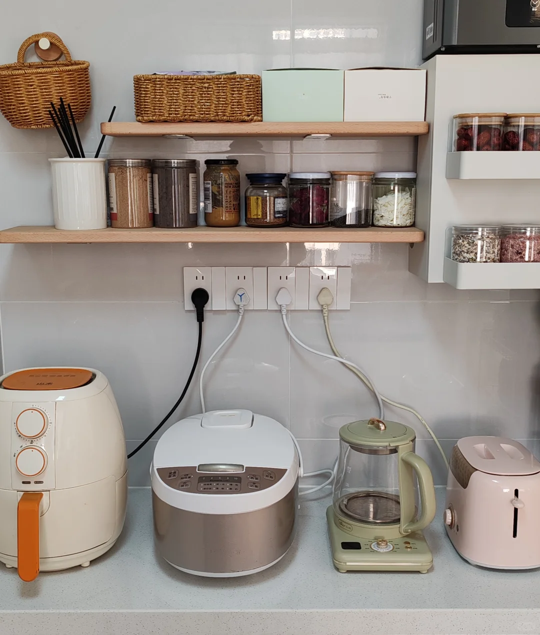 经常做饭的小厨房，被我收拾得整齐干净！！