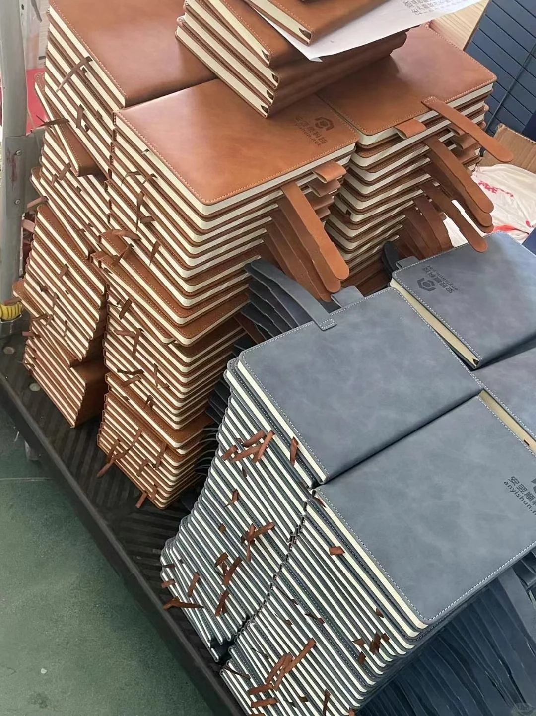 别再乱选！一文教你挑到合适的定制笔记本