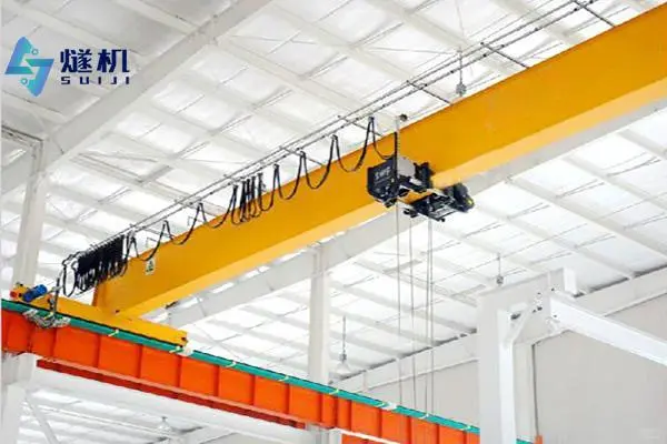 行车作业区域人员闯入检测系统