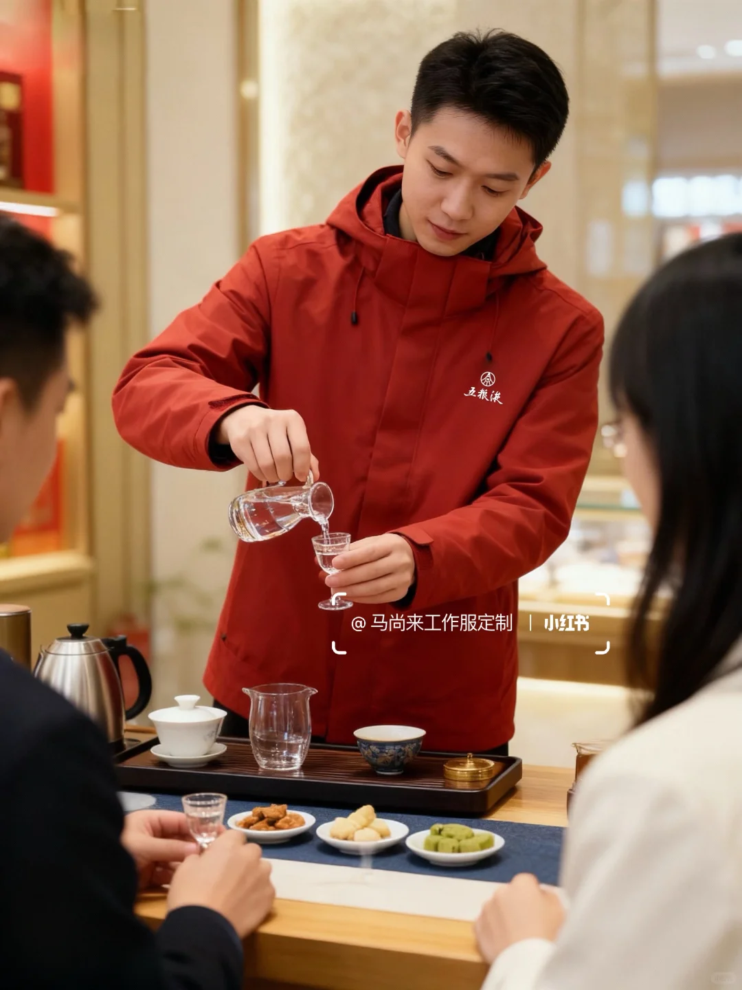 一件顶三件❗️绯影红「羽绒冲锋衣」团队定制