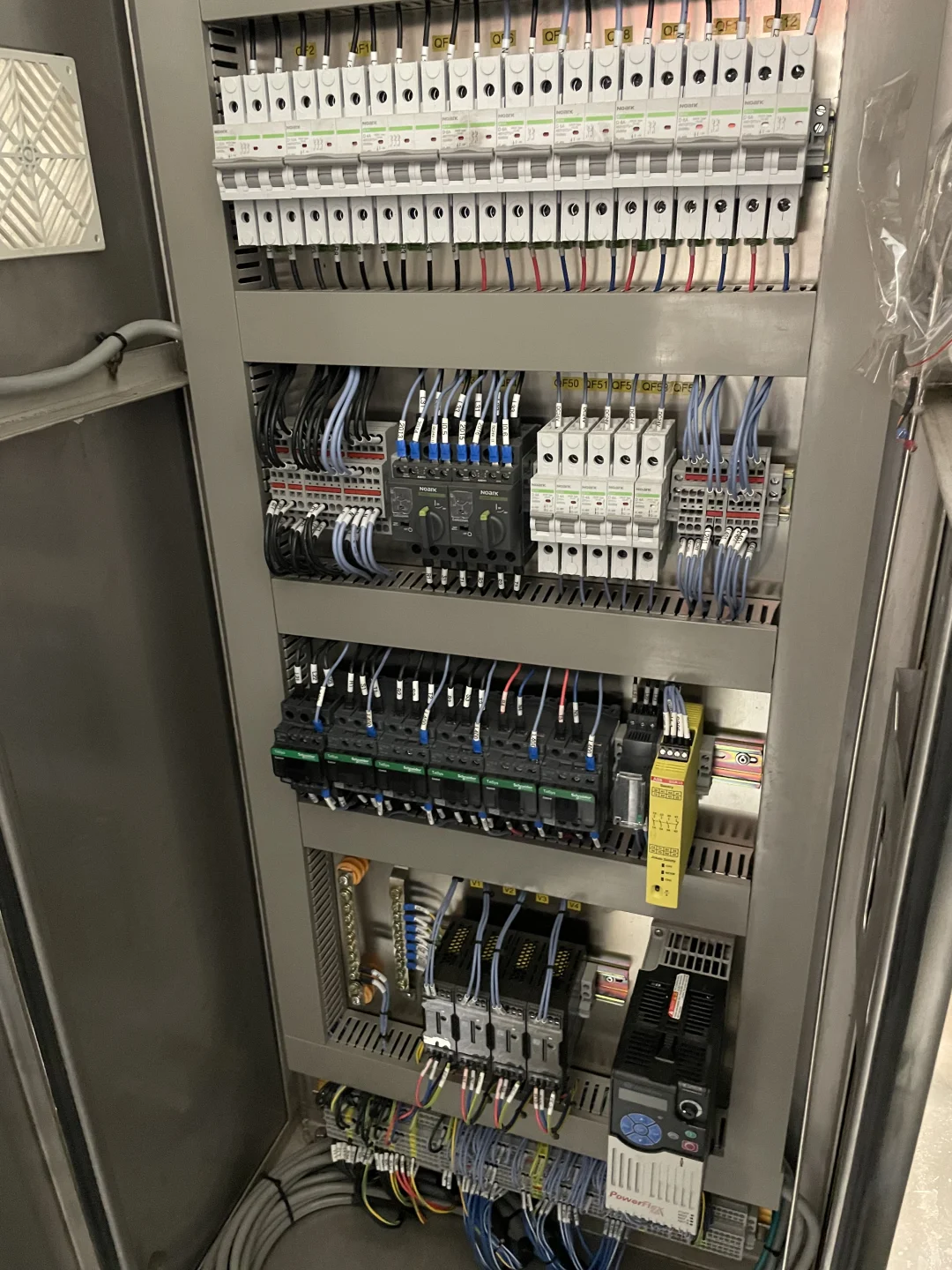 国内生产设备温哥华落地安装和调试