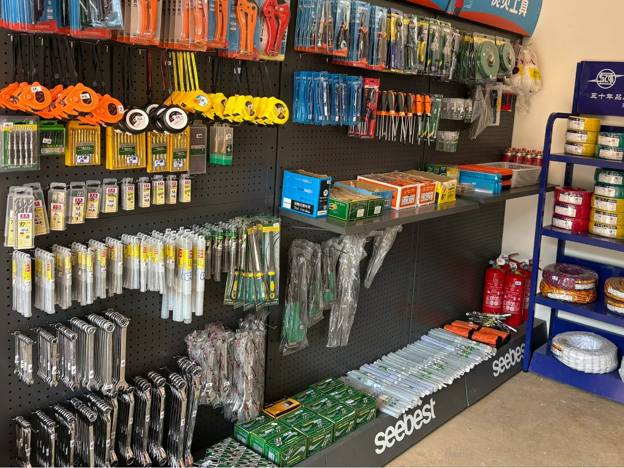 藏在街角的五金店，装满生活的“万能百宝箱