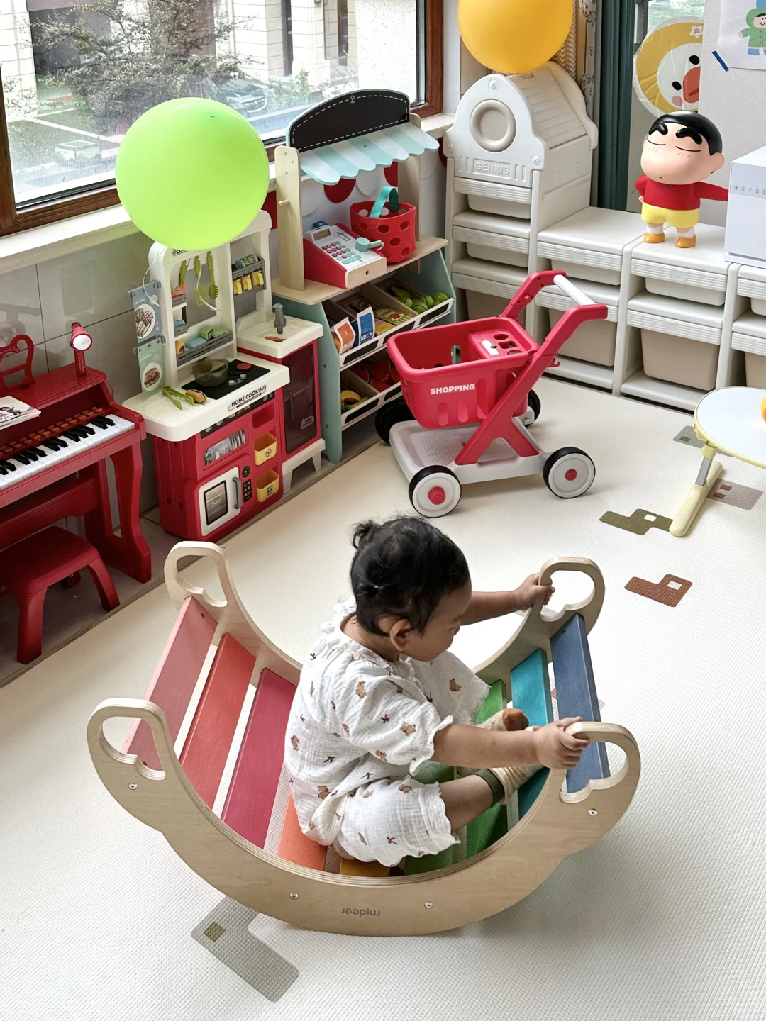 巴掌大的阳台装满了女儿的快乐