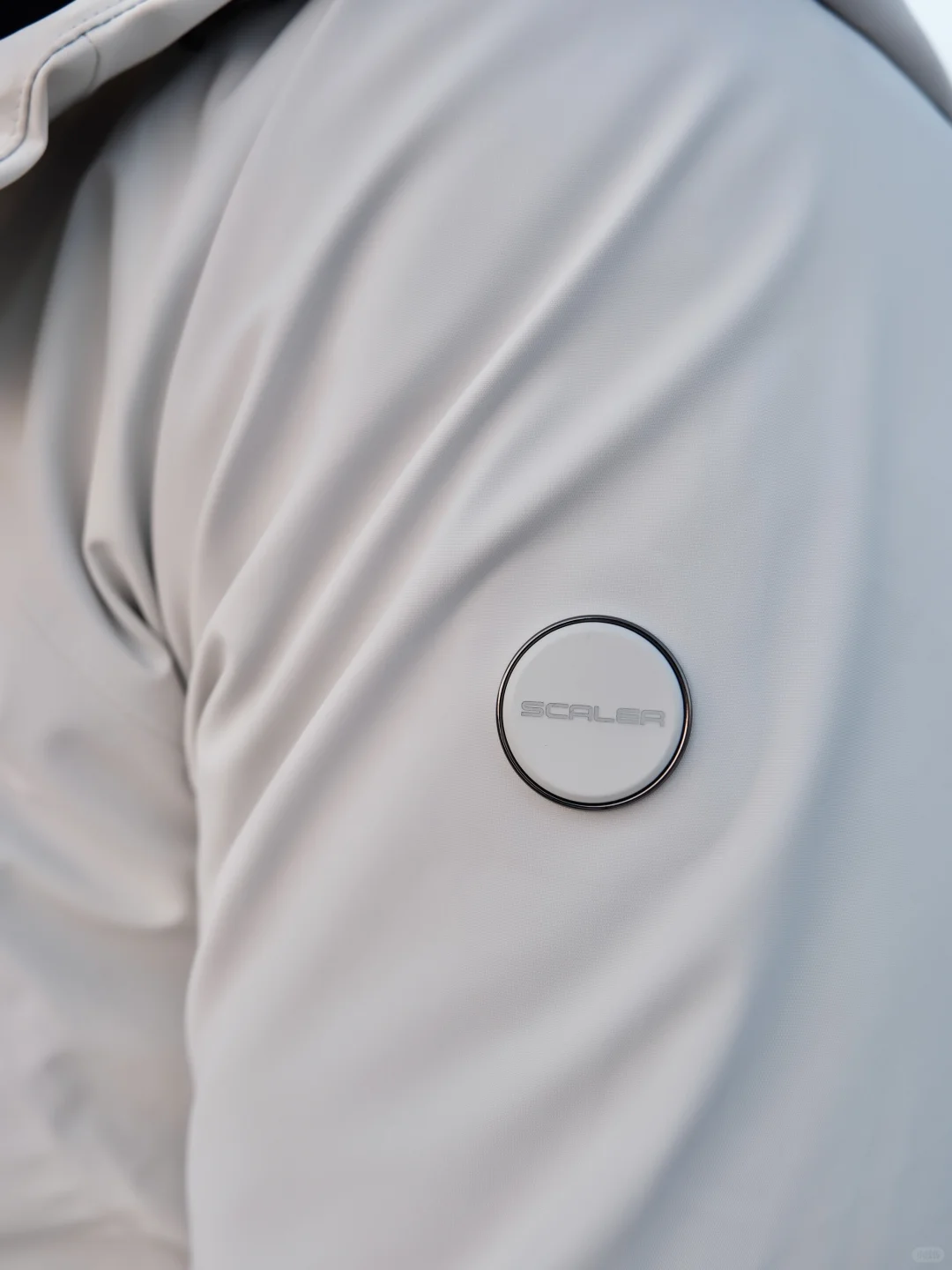 从城市到阿那亚，冲锋衣hold住所有景