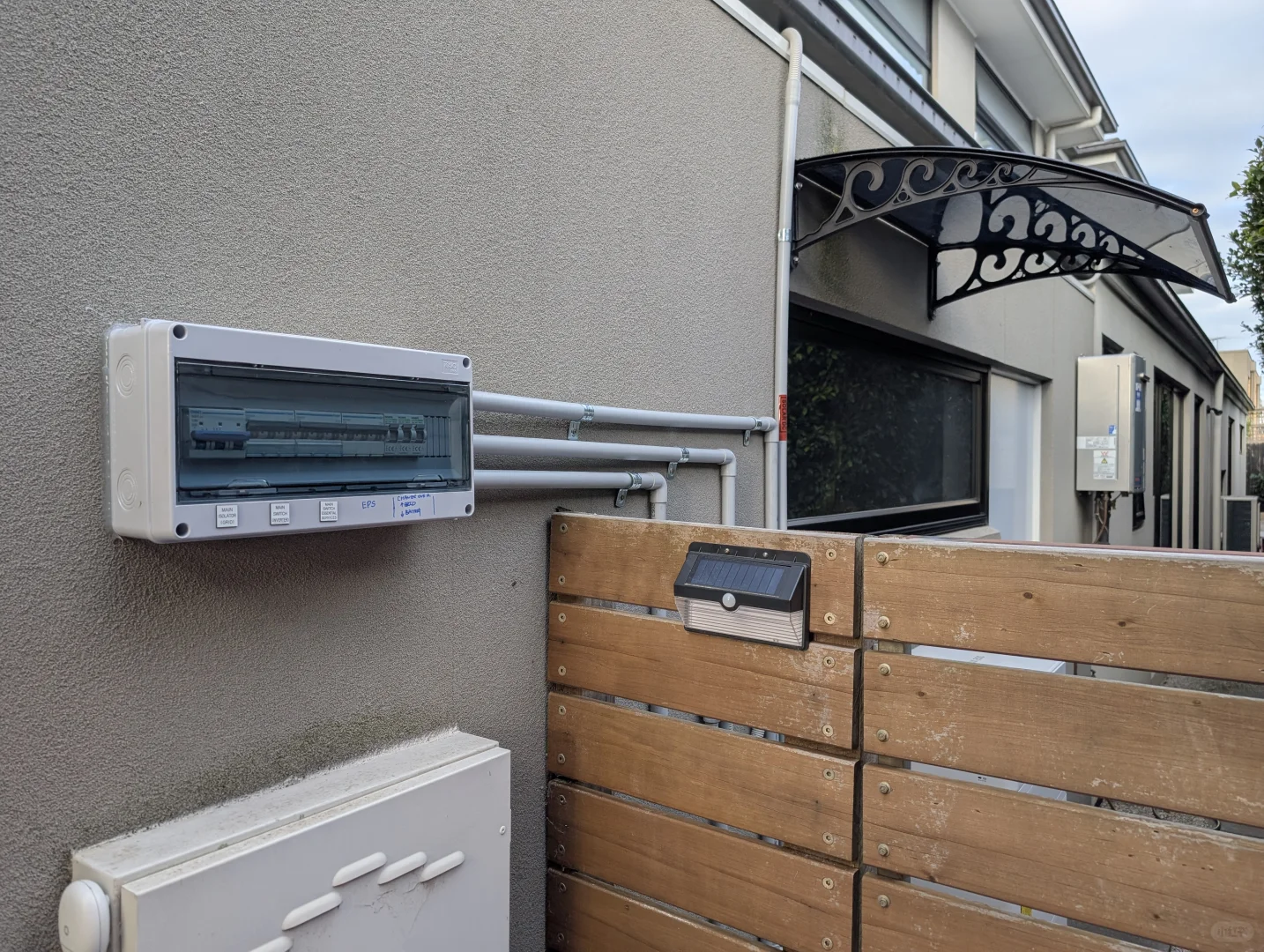 墨尔本自家装了太阳能+家用储能电池