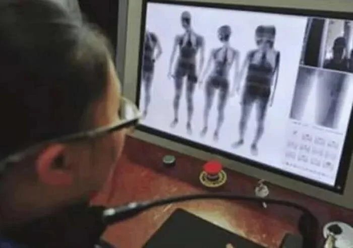 机场变相“裸检”，X光下被——“看光光”