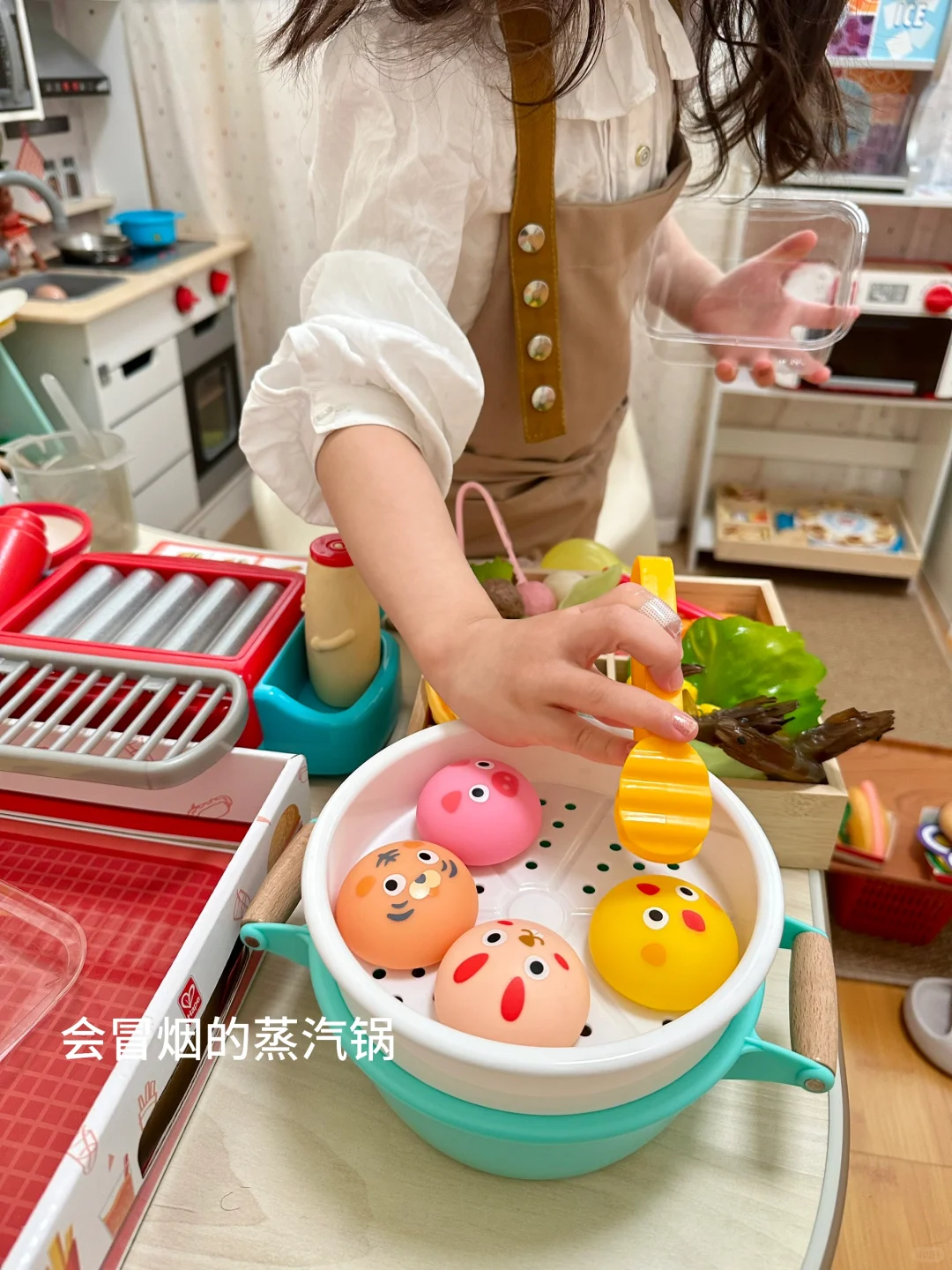 她真的好爱这些厨房玩具??