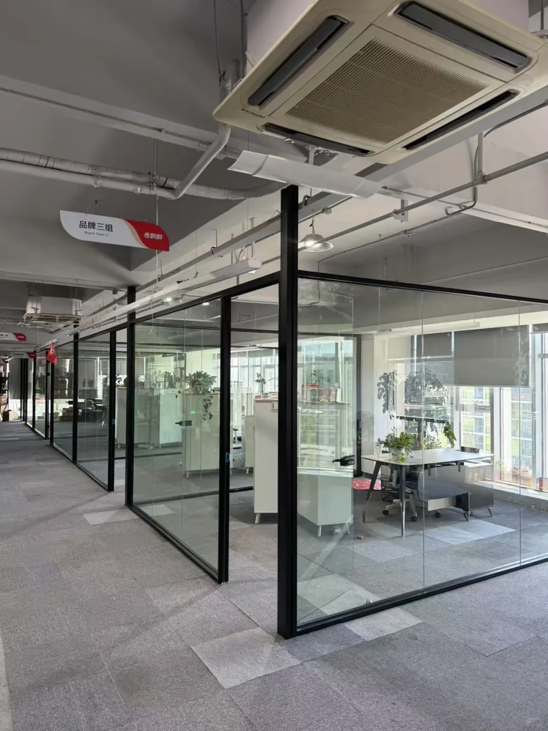 厂房做这样的隔断也很好看了吧