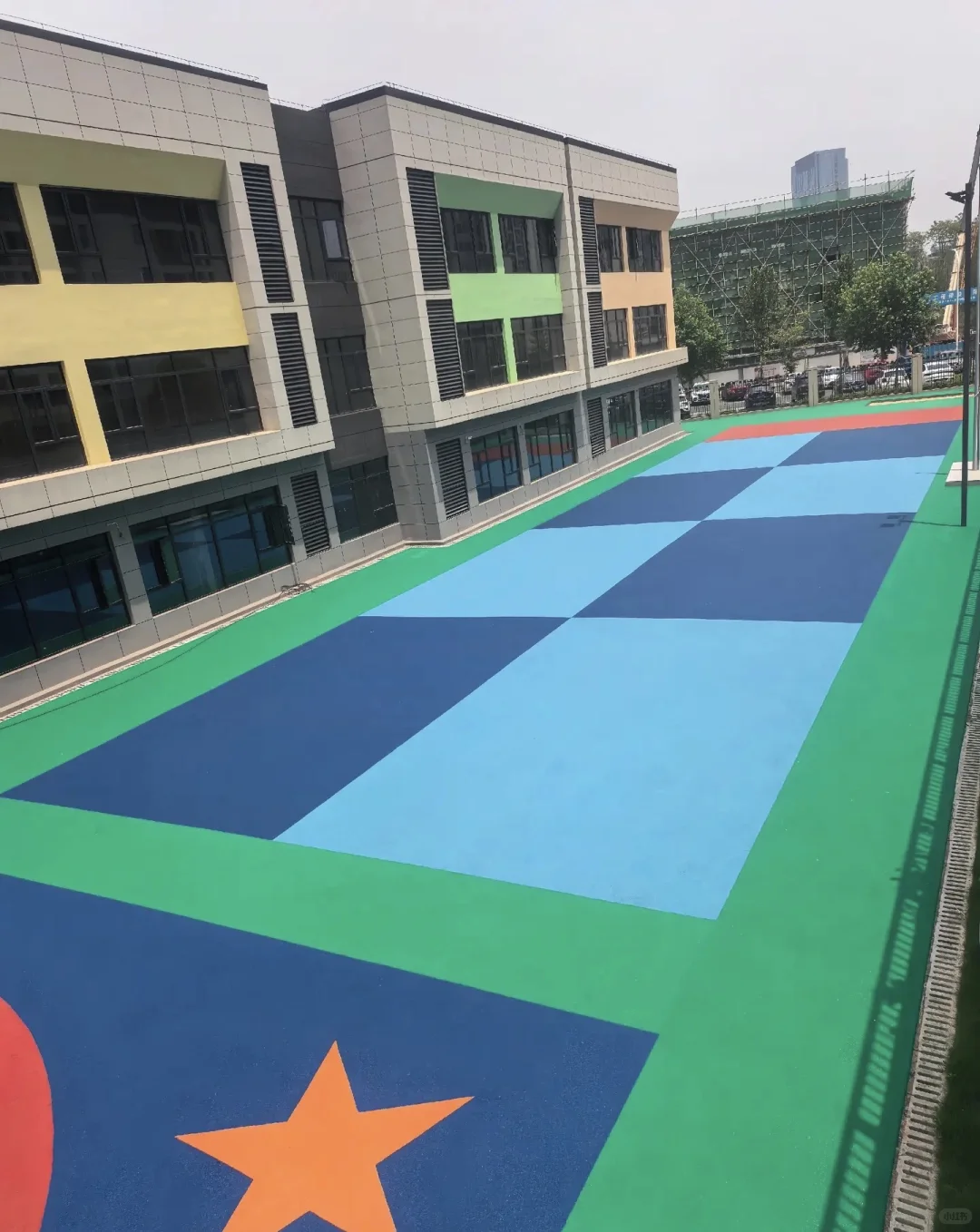 幼儿园活动区域地面首选