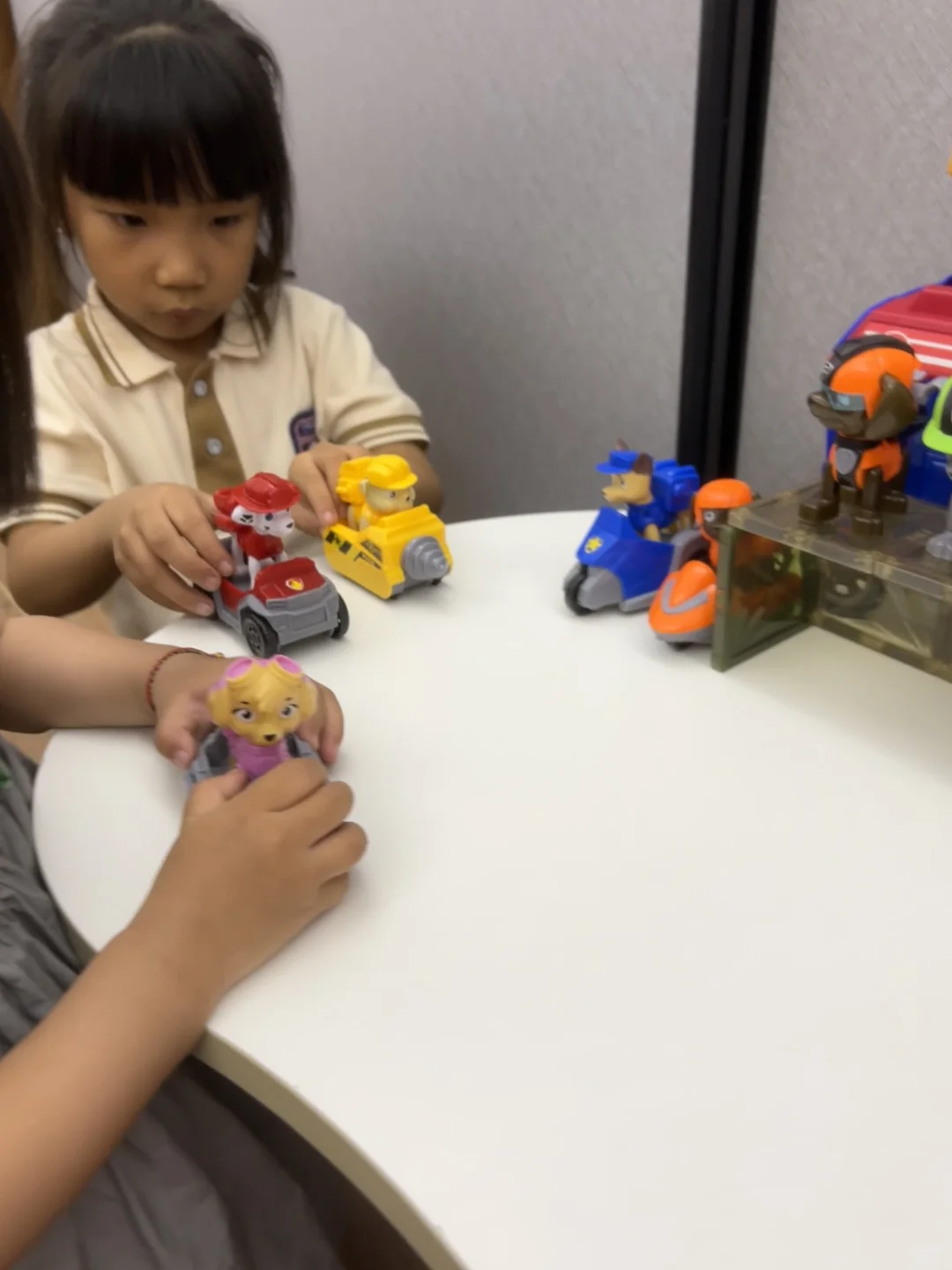 小小孩对这个汪汪队玩具爱了爱了！