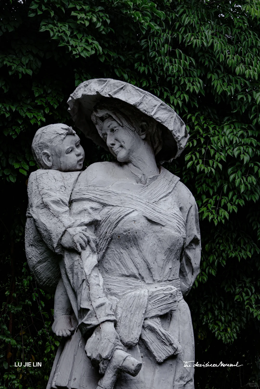 隐于城中村内的艺术|潘鹤雕塑艺术园?