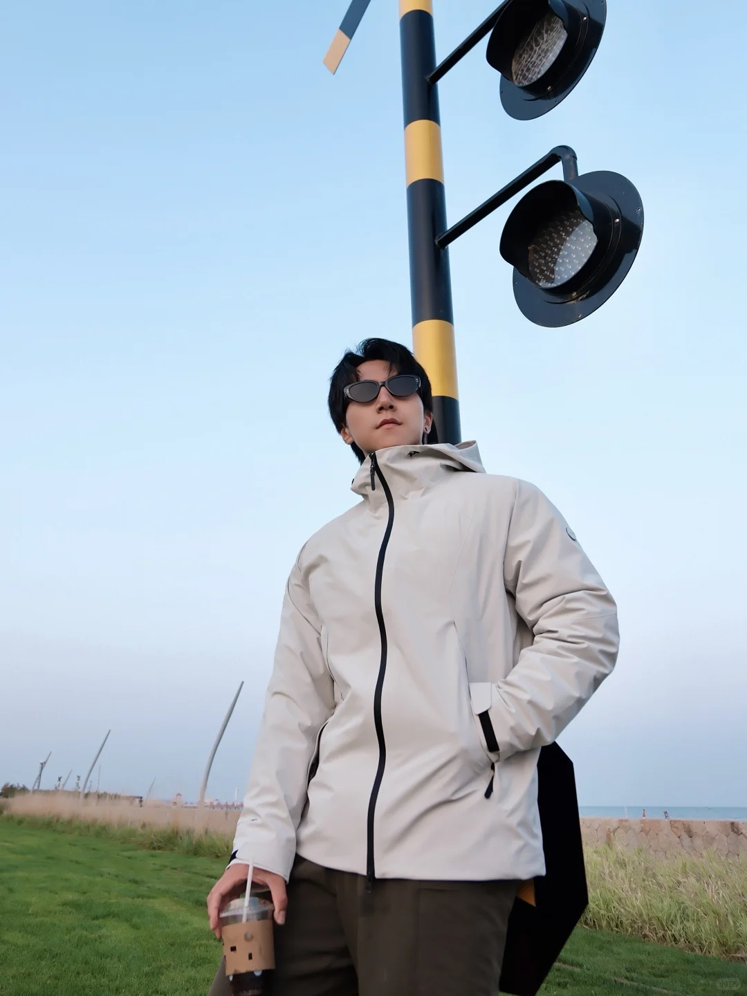 从城市到阿那亚，冲锋衣hold住所有景