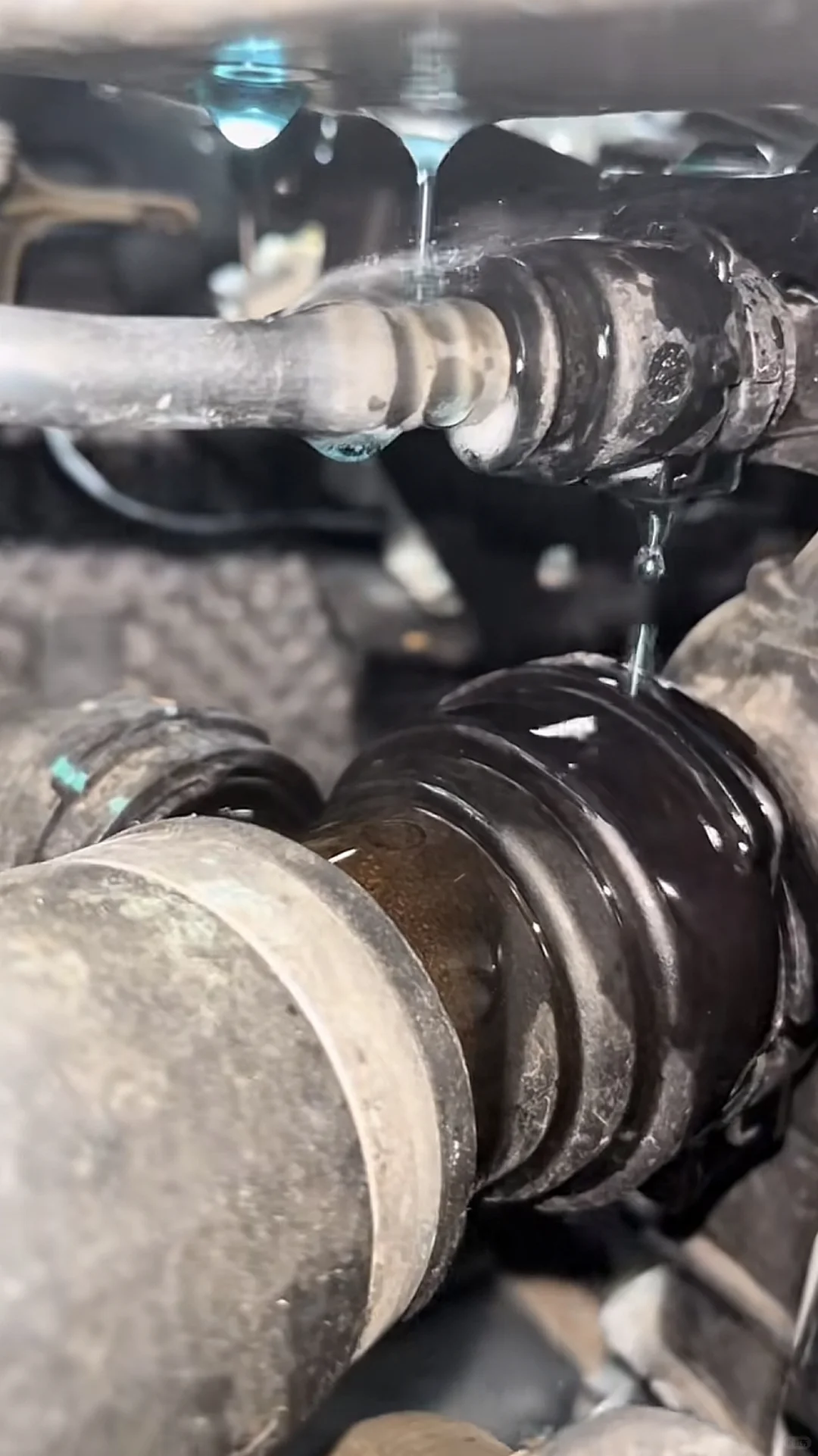 汽车水管：从软趴趴到硬邦邦的温度变形记