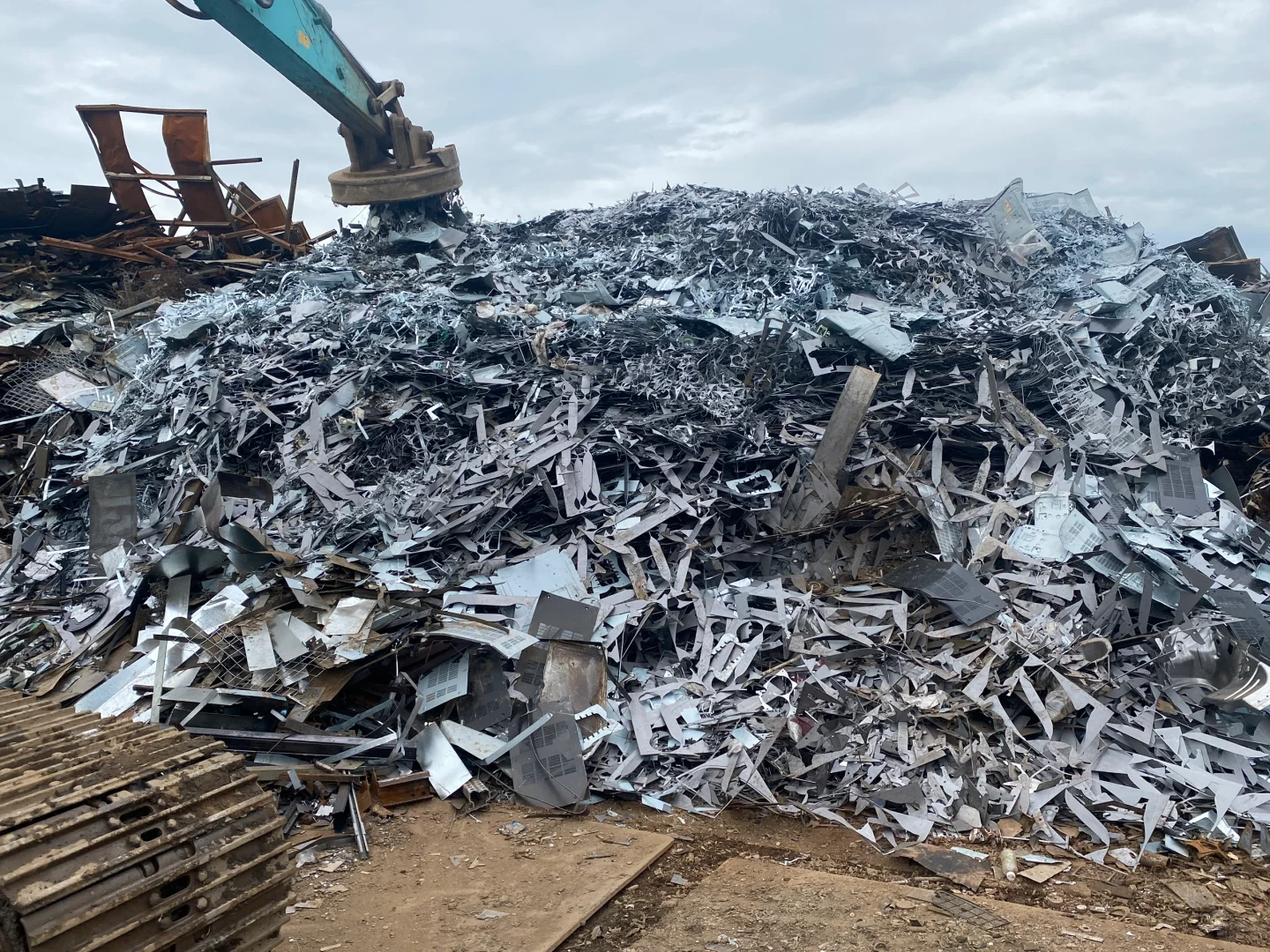 高价回收废钢铁 只限马来西亚地区 ✅