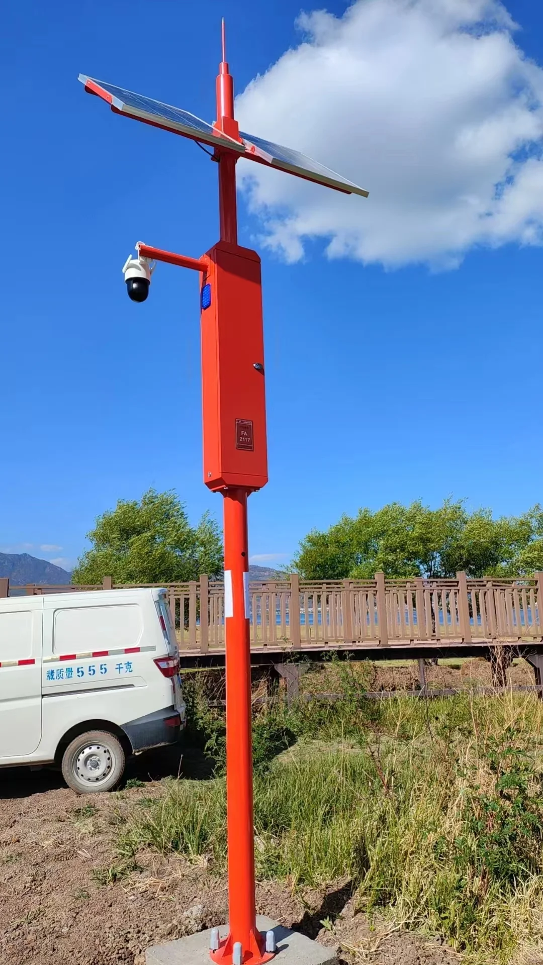 太阳能语音监控杆：节能与安全的双重保障‌