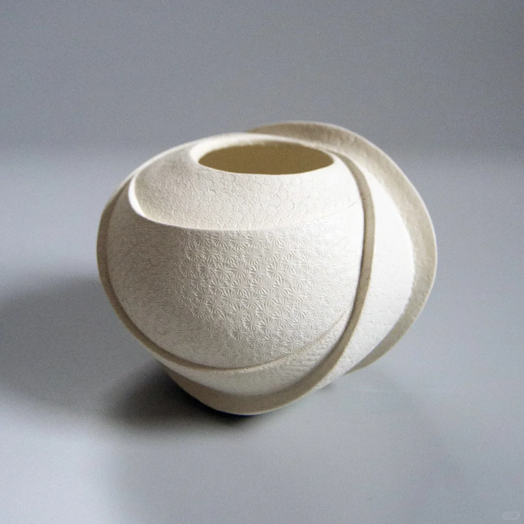 螺旋式陶瓷艺术品