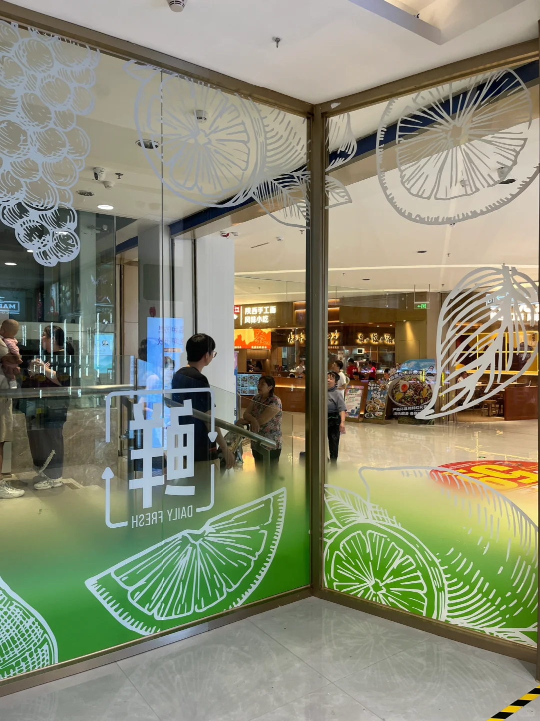 这样的超透玻璃贴效果非常好