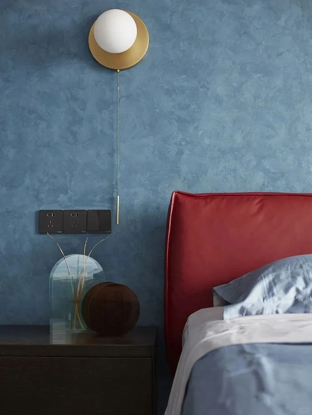 老房越住越憋屈？翻新关键一步：选对漆！