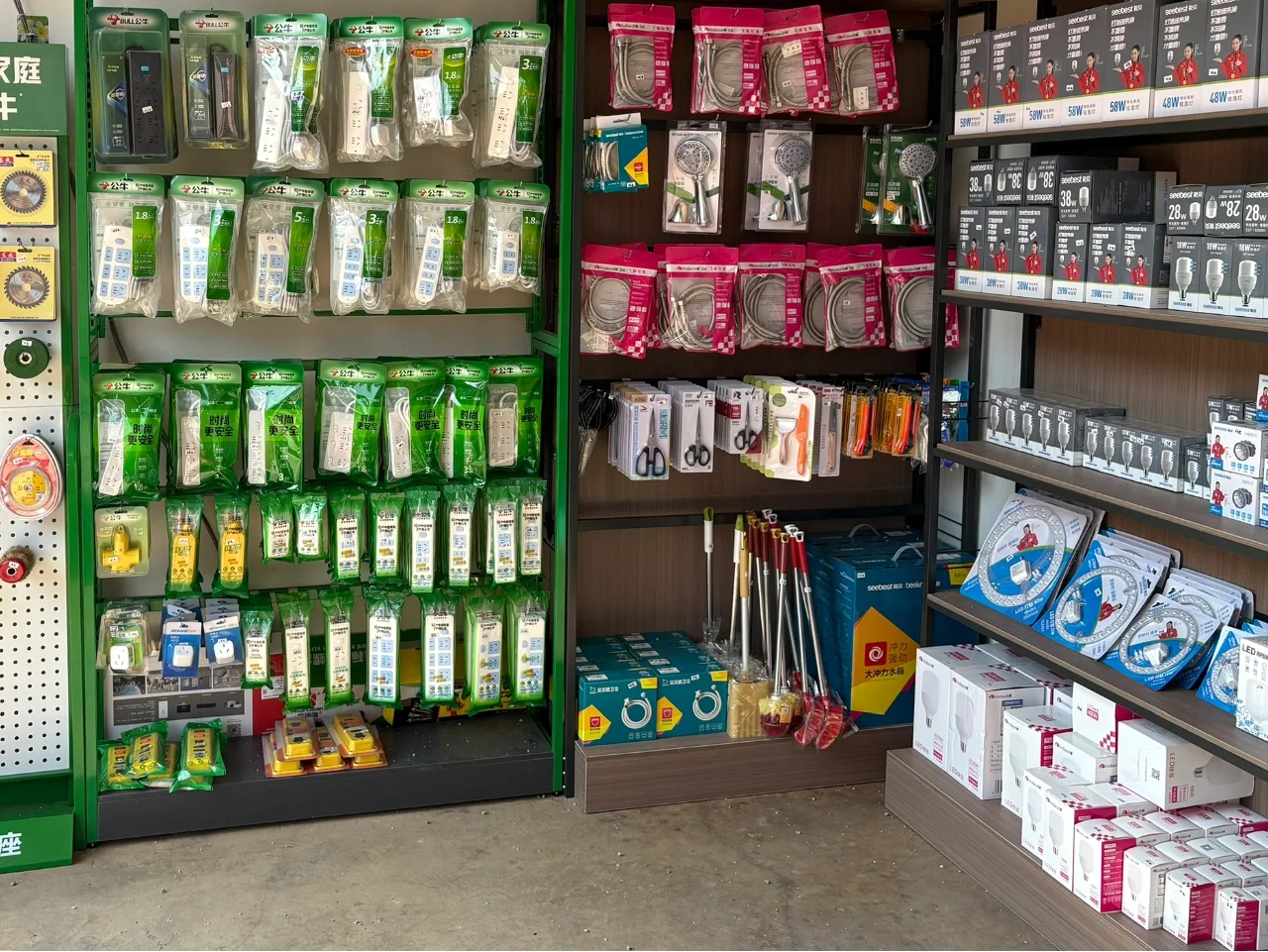 藏在街角的五金店，装满生活的“万能百宝箱