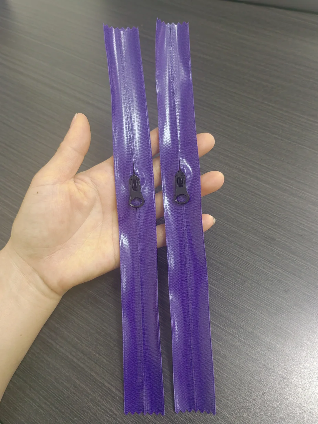 3号尼龙韩版亮面防水拉链，冲锋衣口袋专用