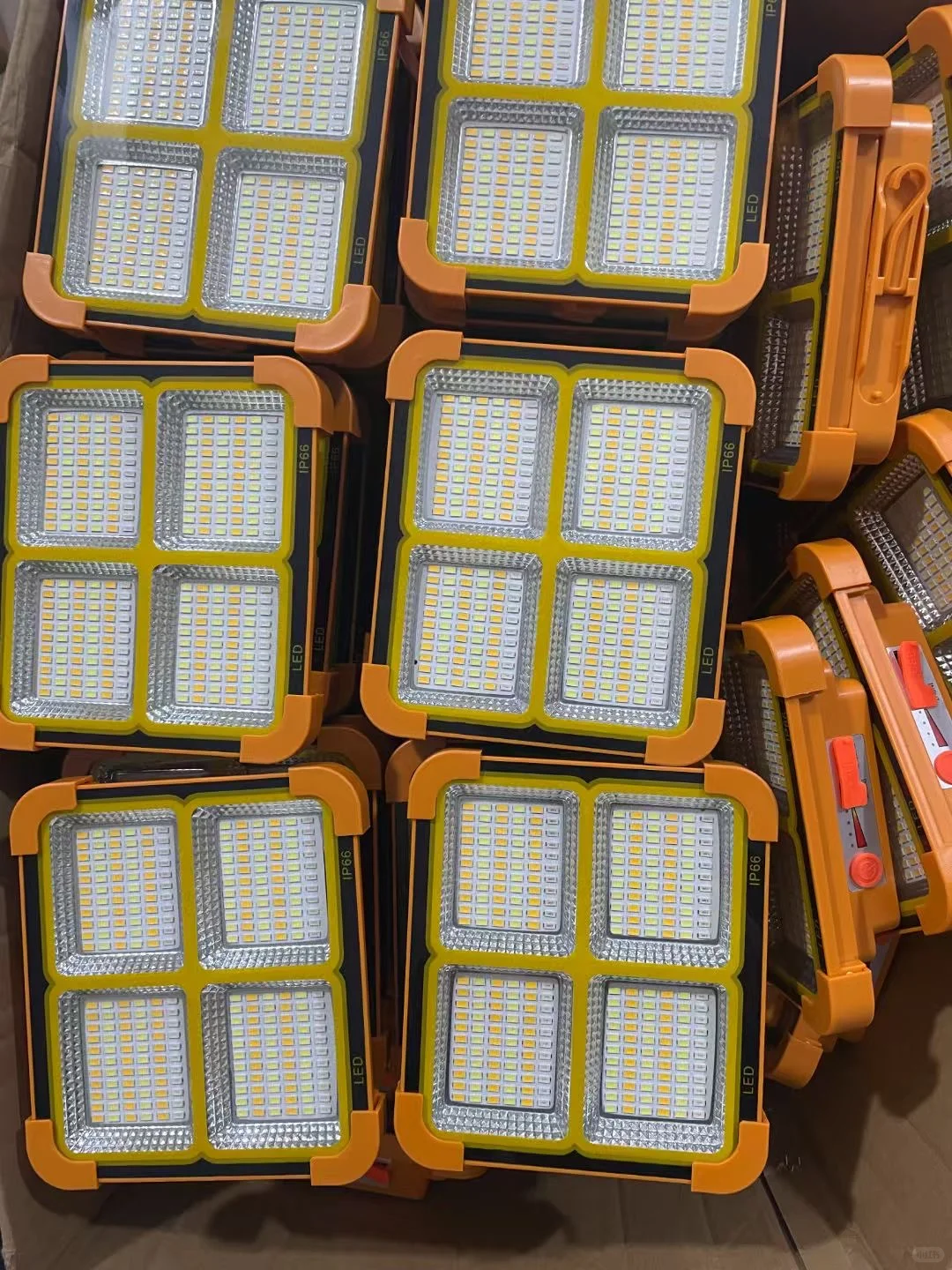 LED太阳能壁灯路灯