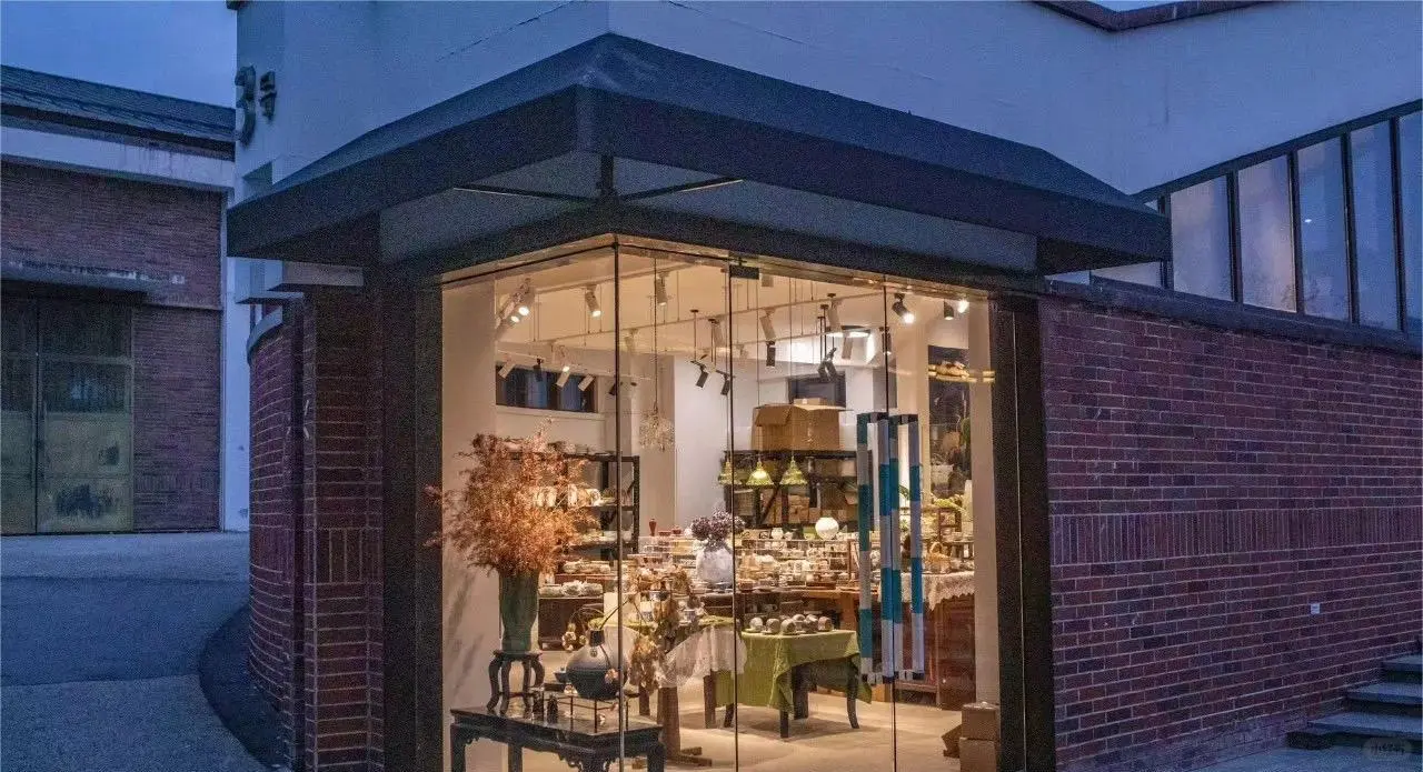 从摆摊500元到月入5万+,我的陶瓷创业之路