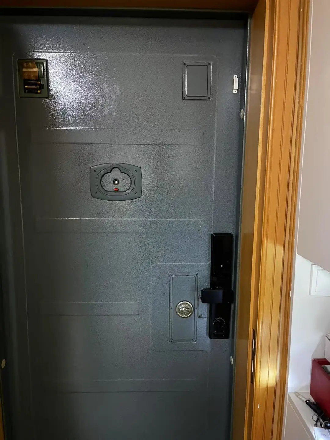 这款带监控的智能锁让小偷无处遁形