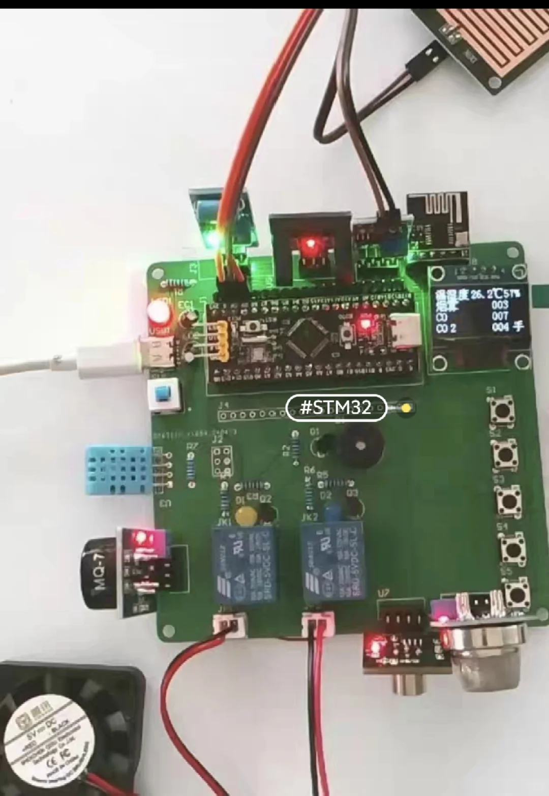 基于单片机的仓库温湿度无线智能监测系统